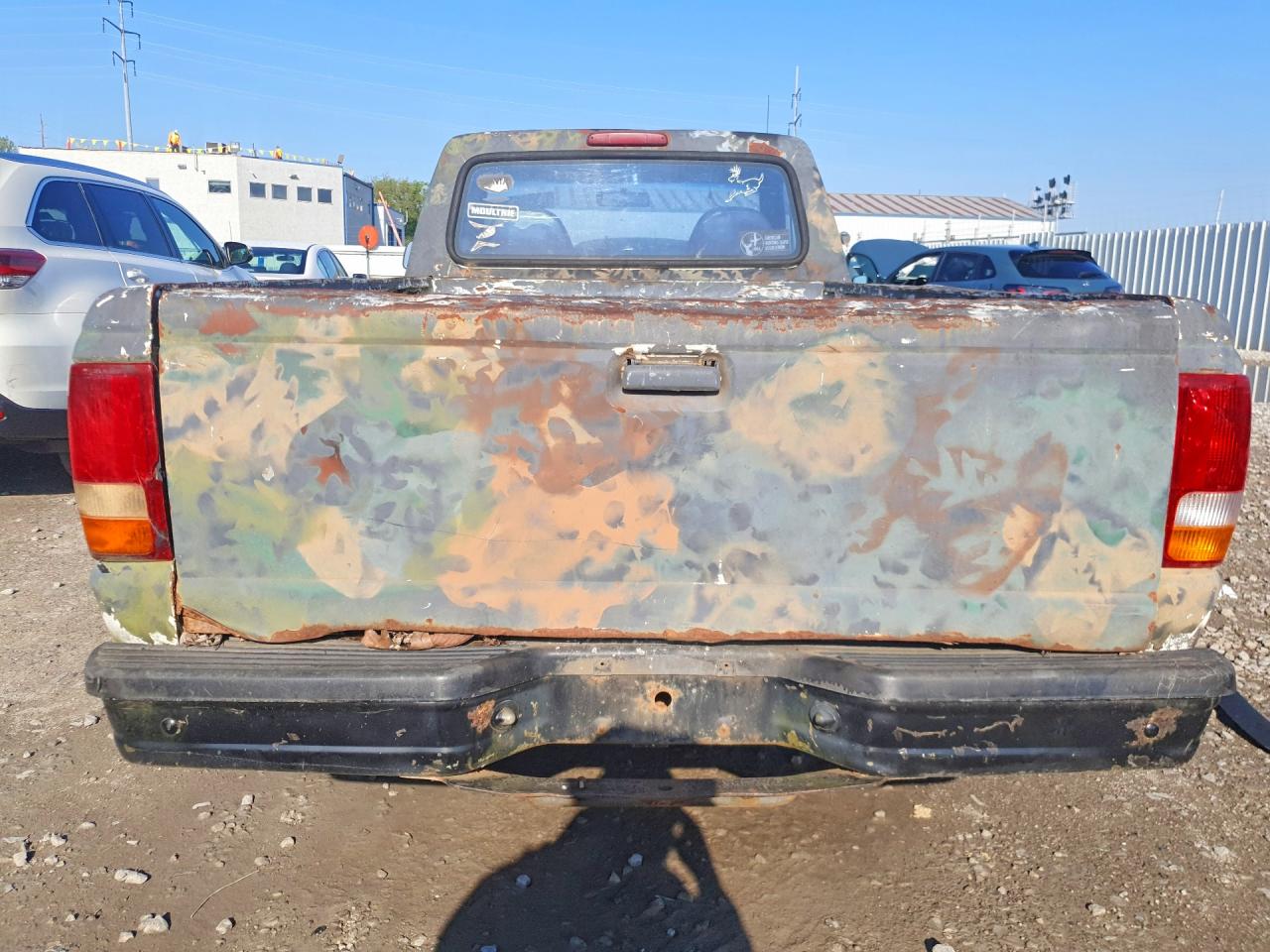 1994 Ford Ranger Two Tone vin: 1FTCR11A7RUE01535