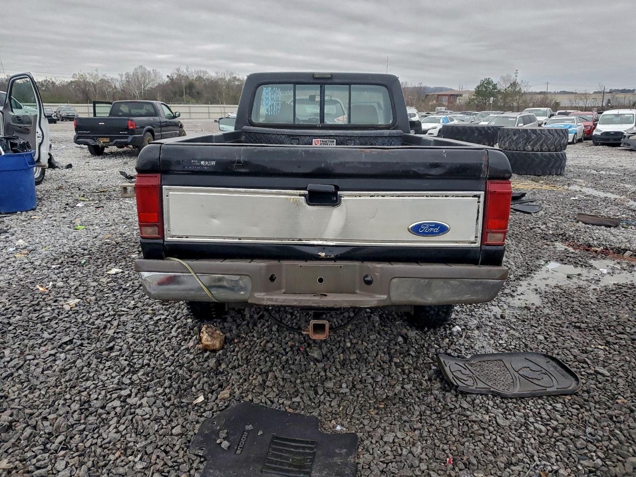 1992 Ford Ranger Black vin: 1FTCR11T3NTA13994