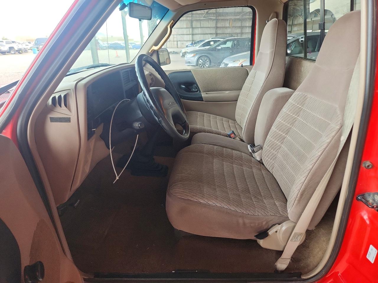 1993 Ford Ranger Красный vin: 1FTCR11U2PPA06183