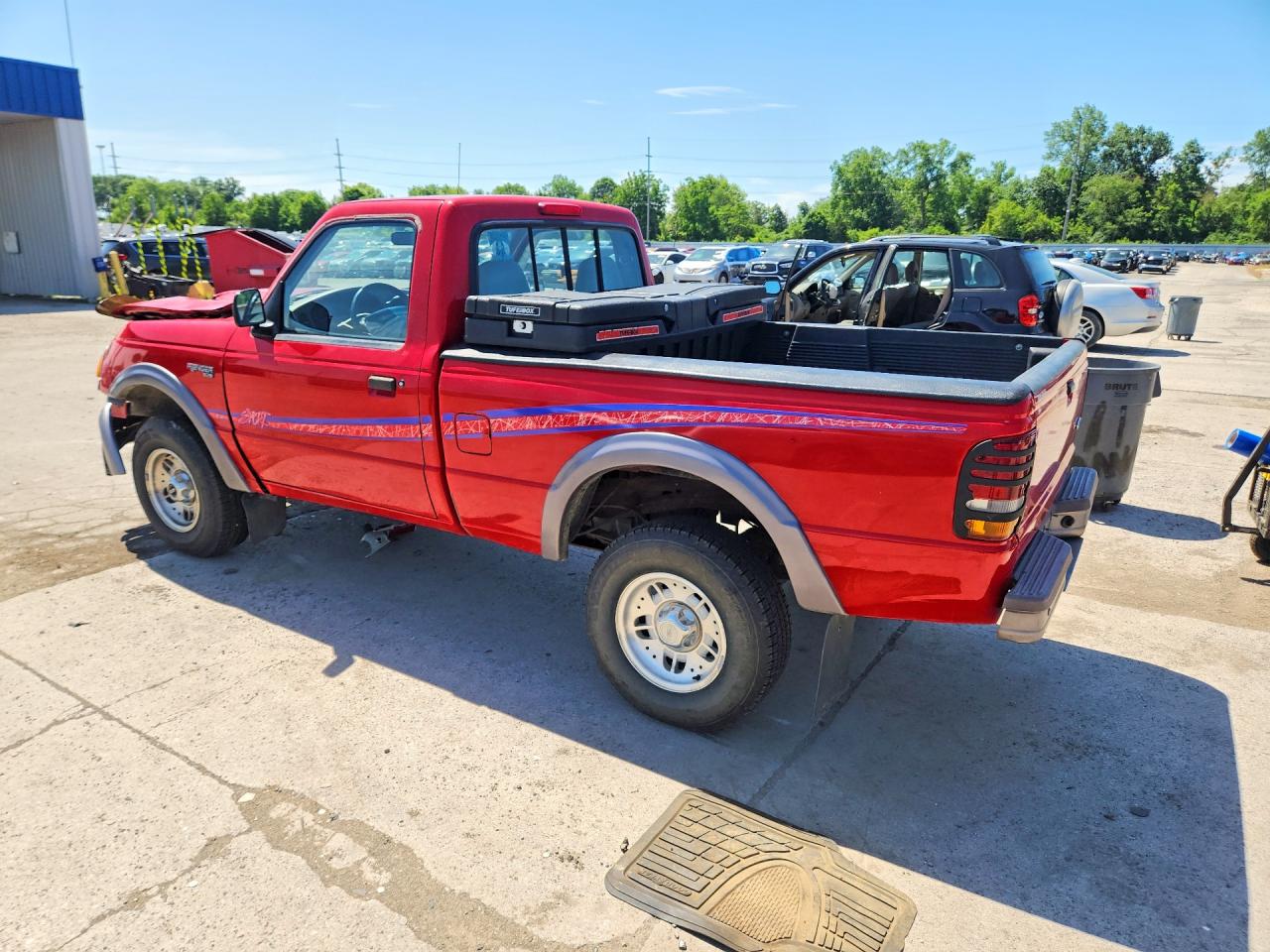 1995 Ford Ranger Red vin: 1FTCR11U8SUA18235