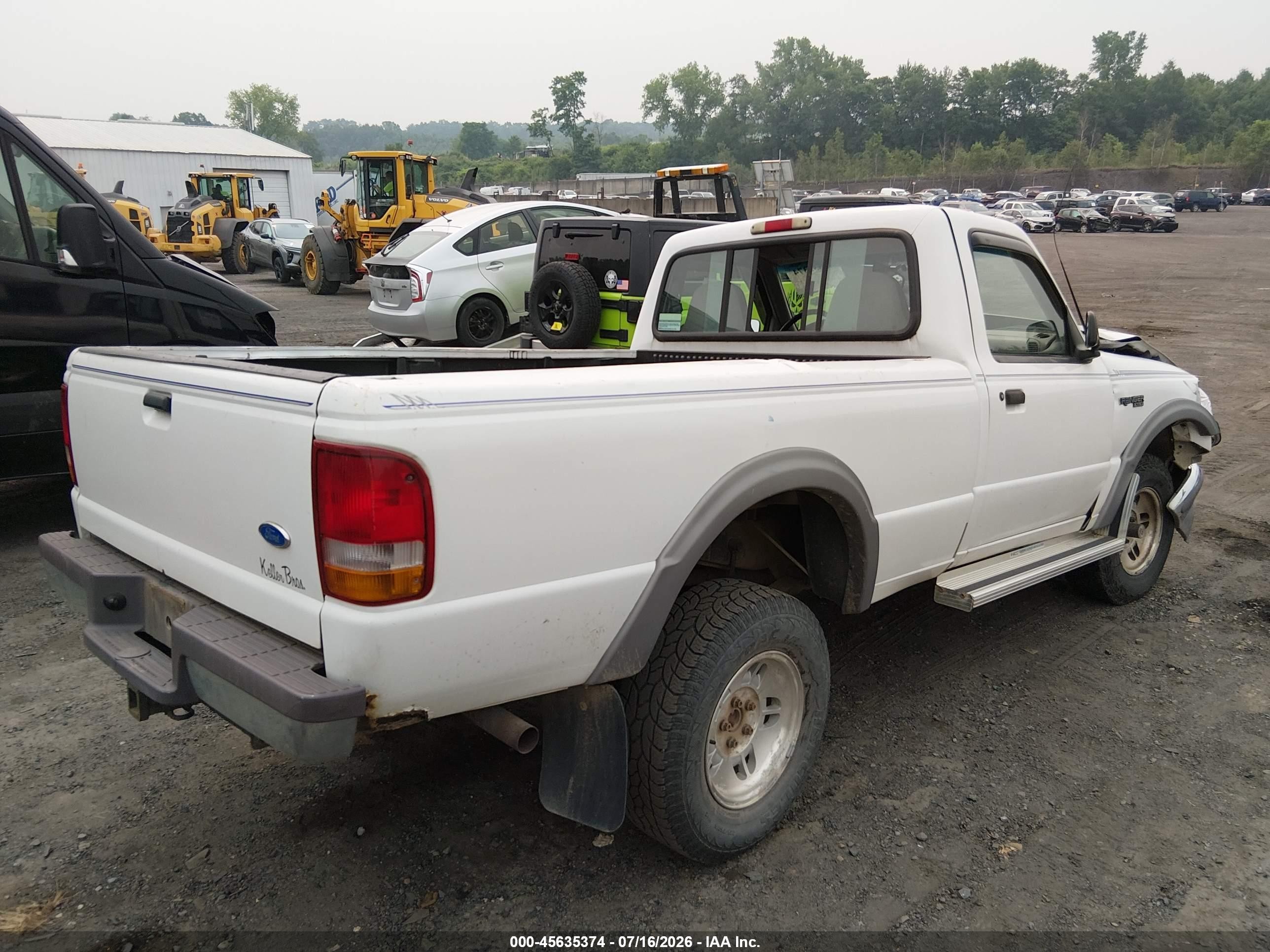 1996 Ford Ranger   White vin: 1FTCR11X5TTA40016