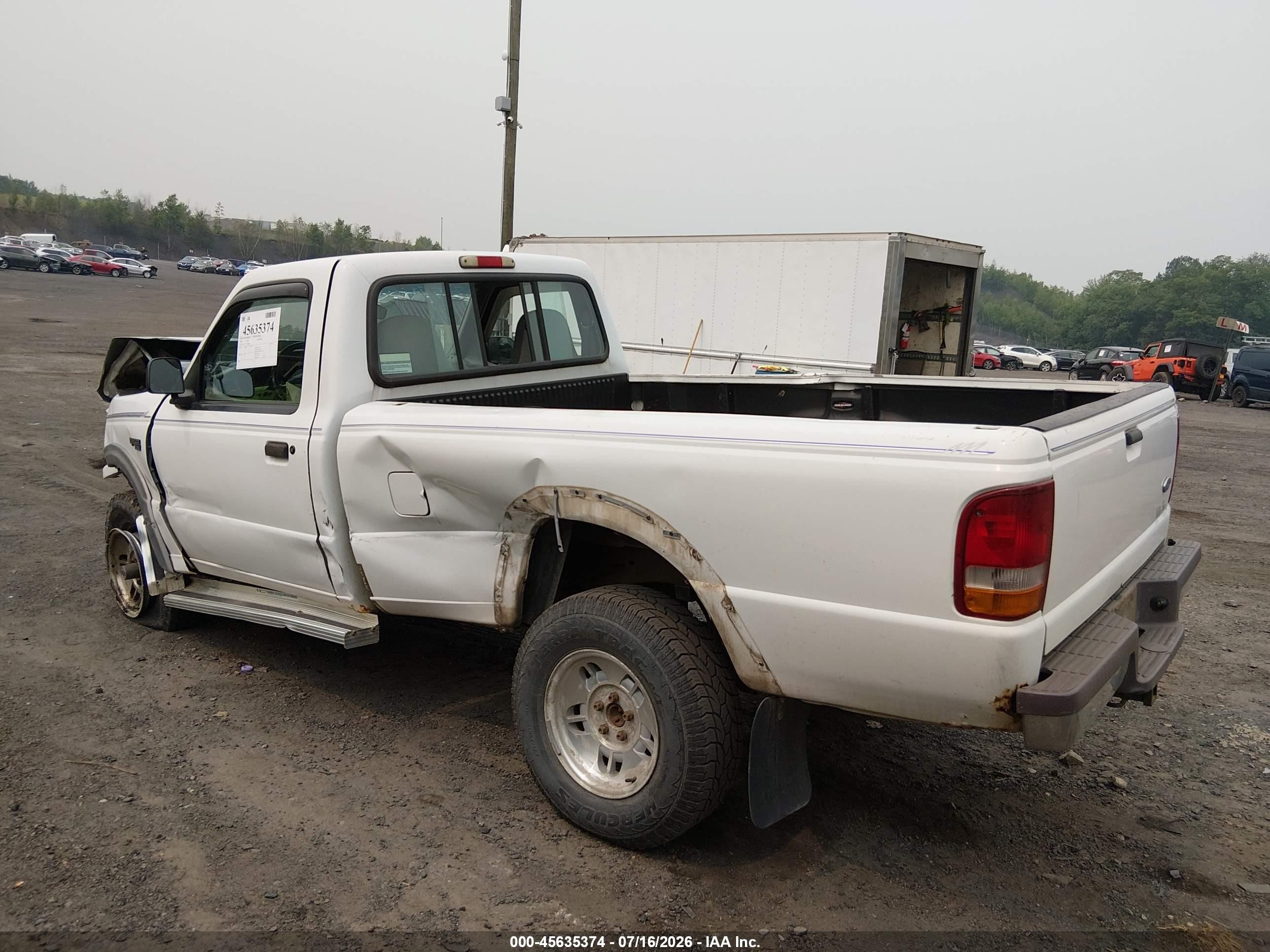 1996 Ford Ranger   White vin: 1FTCR11X5TTA40016