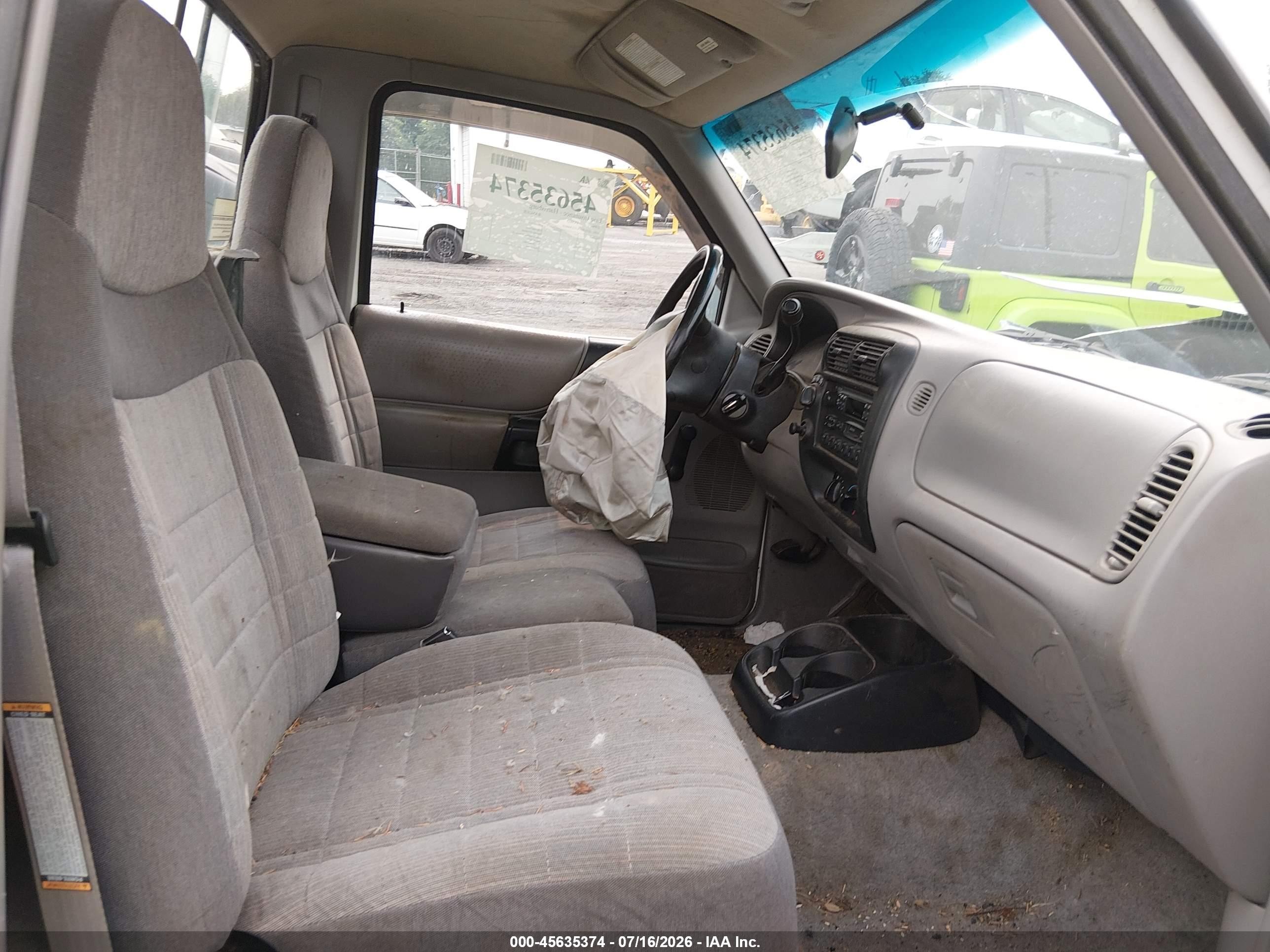 1996 Ford Ranger   White vin: 1FTCR11X5TTA40016