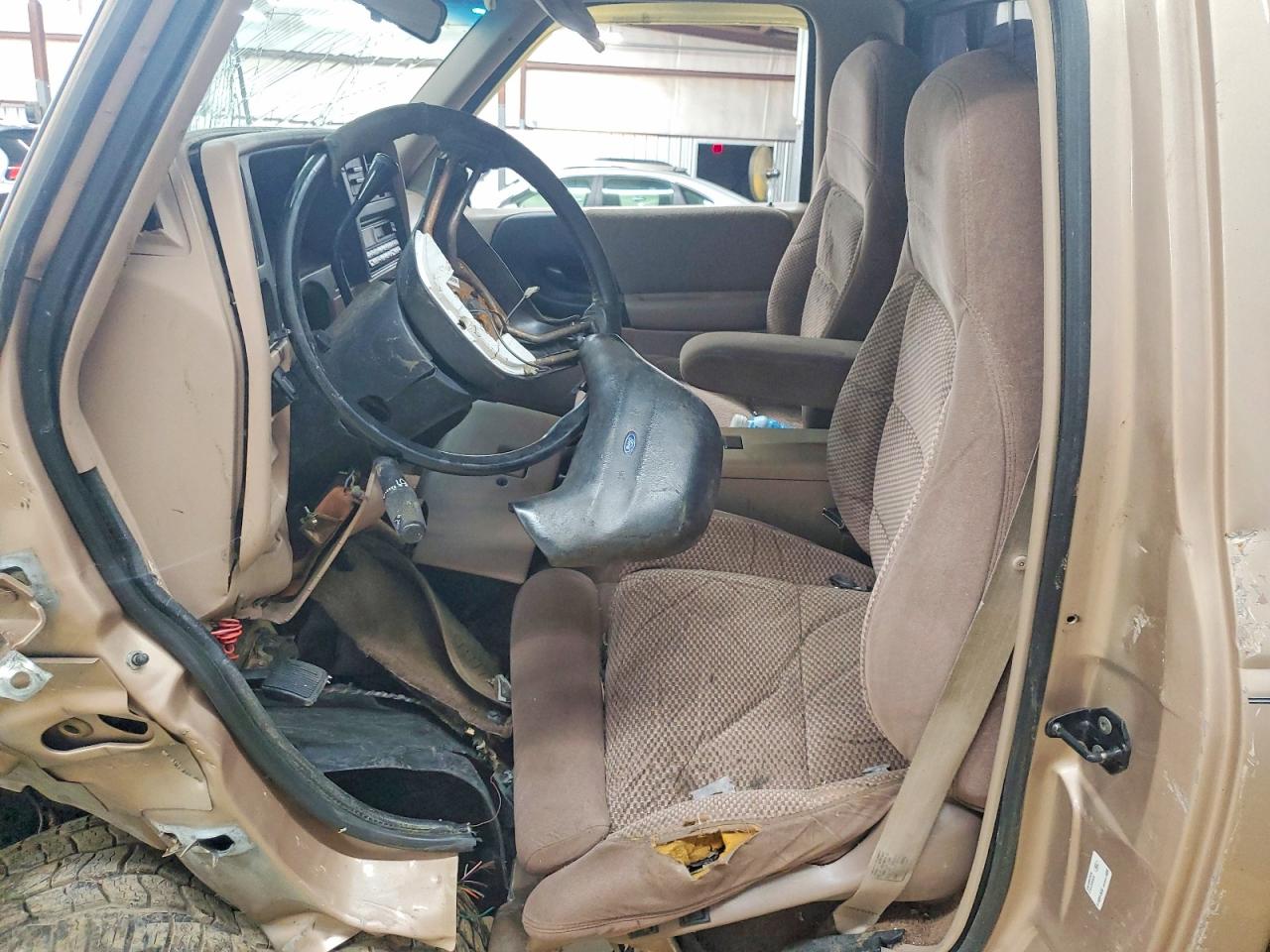 1993 Ford Ranger Tan vin: 1FTCR11X8PUB14853