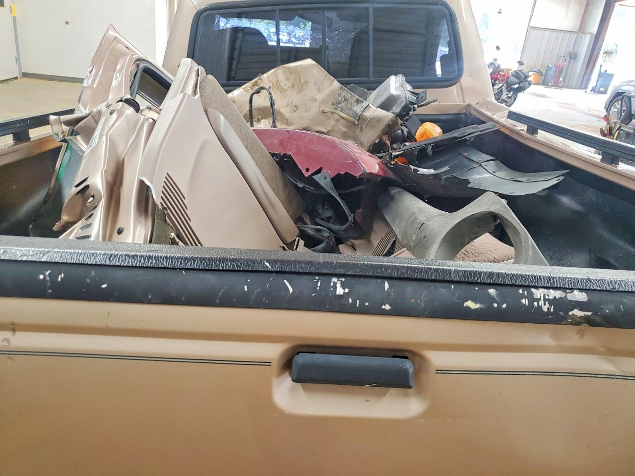 1993 Ford Ranger Tan vin: 1FTCR11X8PUB14853