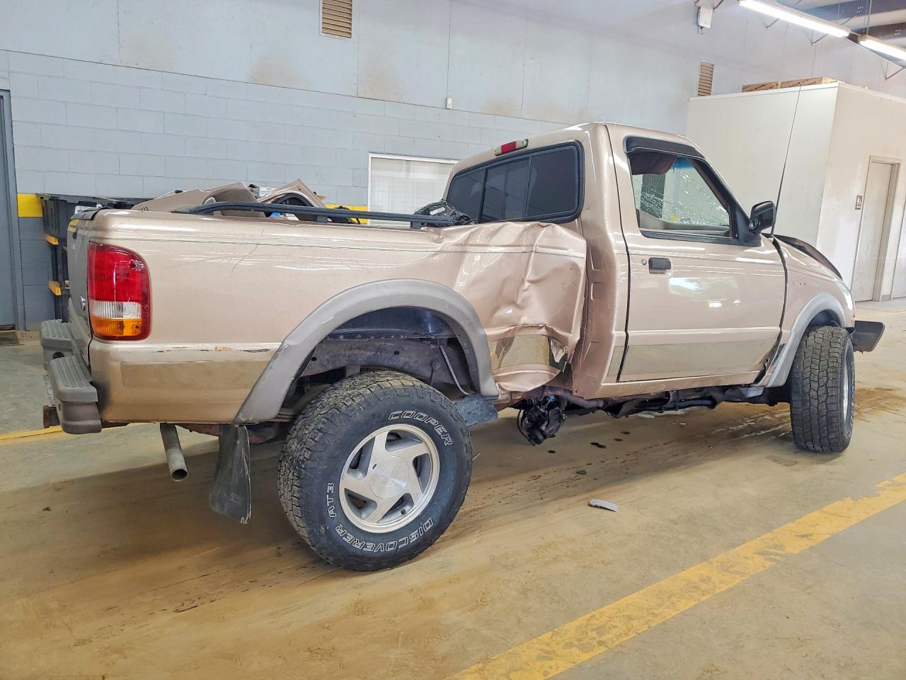 1993 Ford Ranger Tan vin: 1FTCR11X8PUB14853