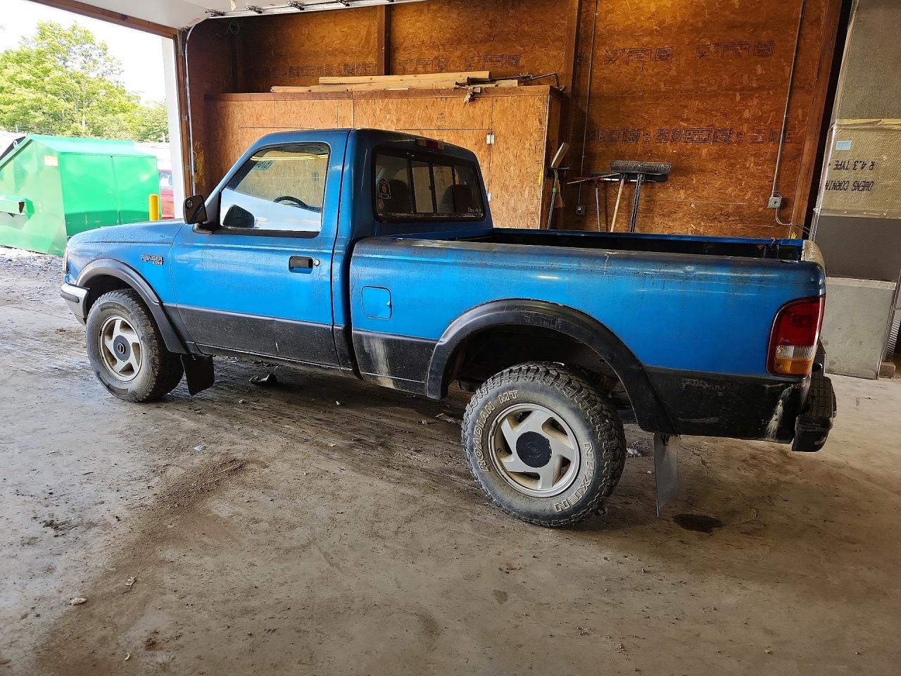1993 Ford Ranger Blue vin: 1FTCR11XXPUA64019
