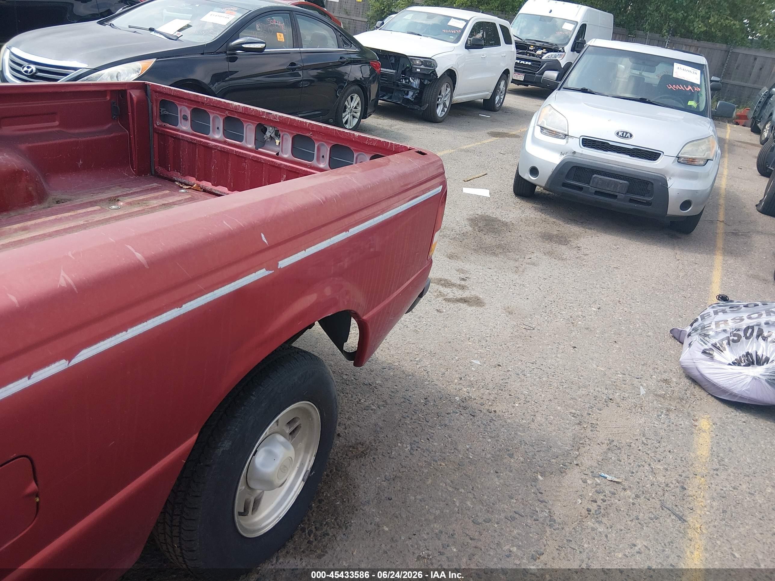 1997 Ford Ranger Xl/xlt Red vin: 1FTCR14A0VPA08982