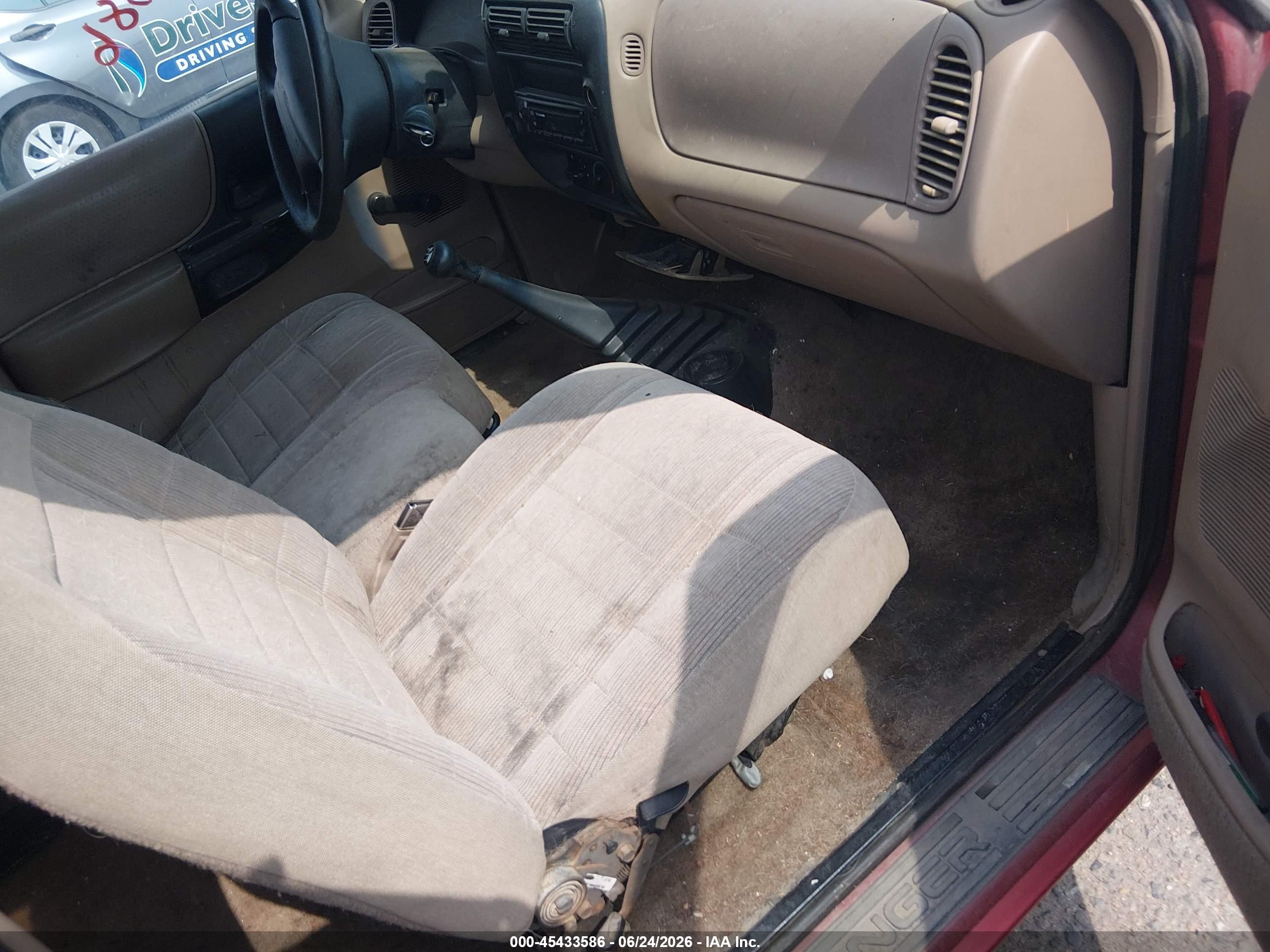 1997 Ford Ranger Xl/xlt Red vin: 1FTCR14A0VPA08982