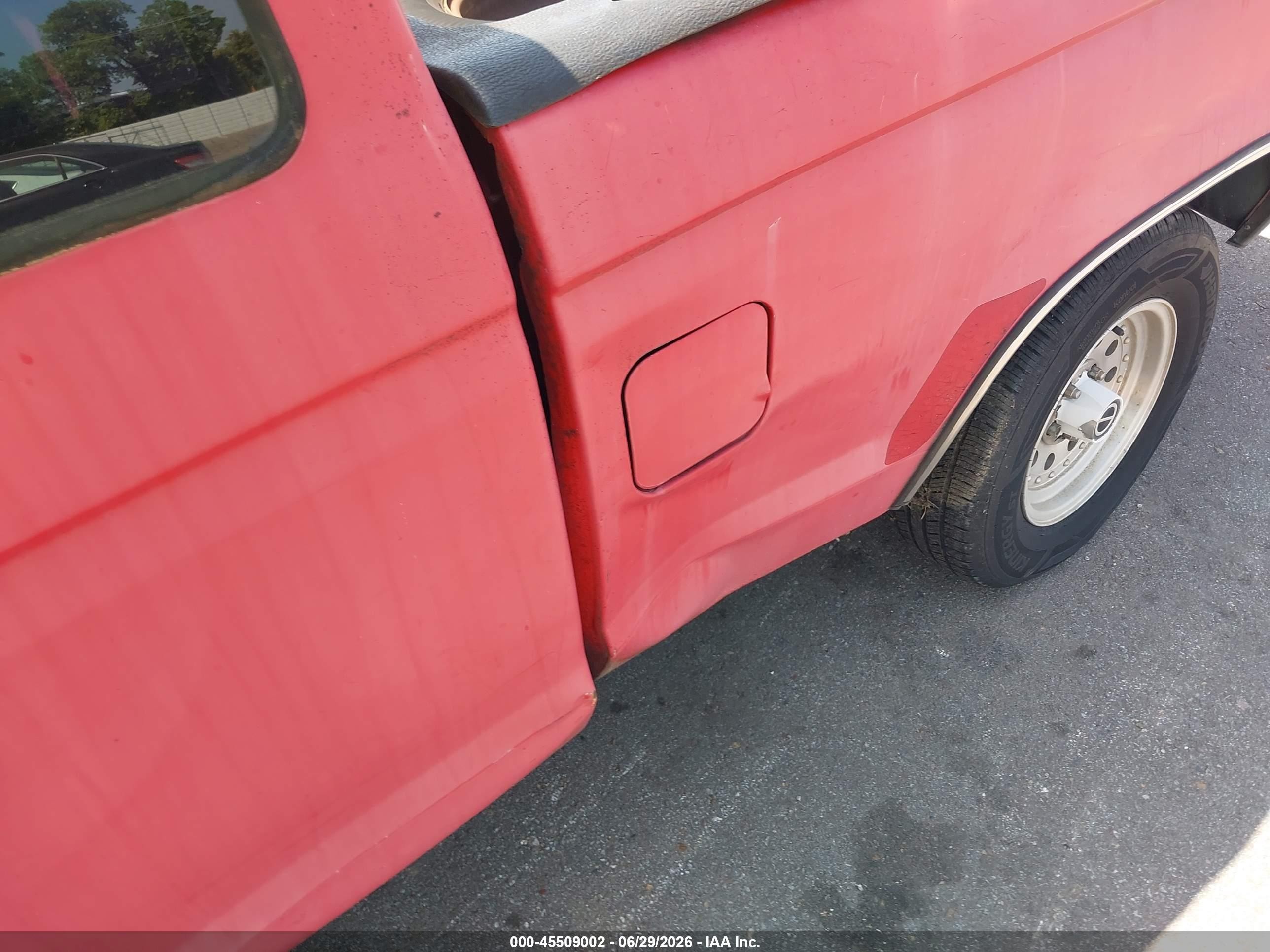 1992 Ford Ranger Super Cab Red vin: 1FTCR14A4NTA30846