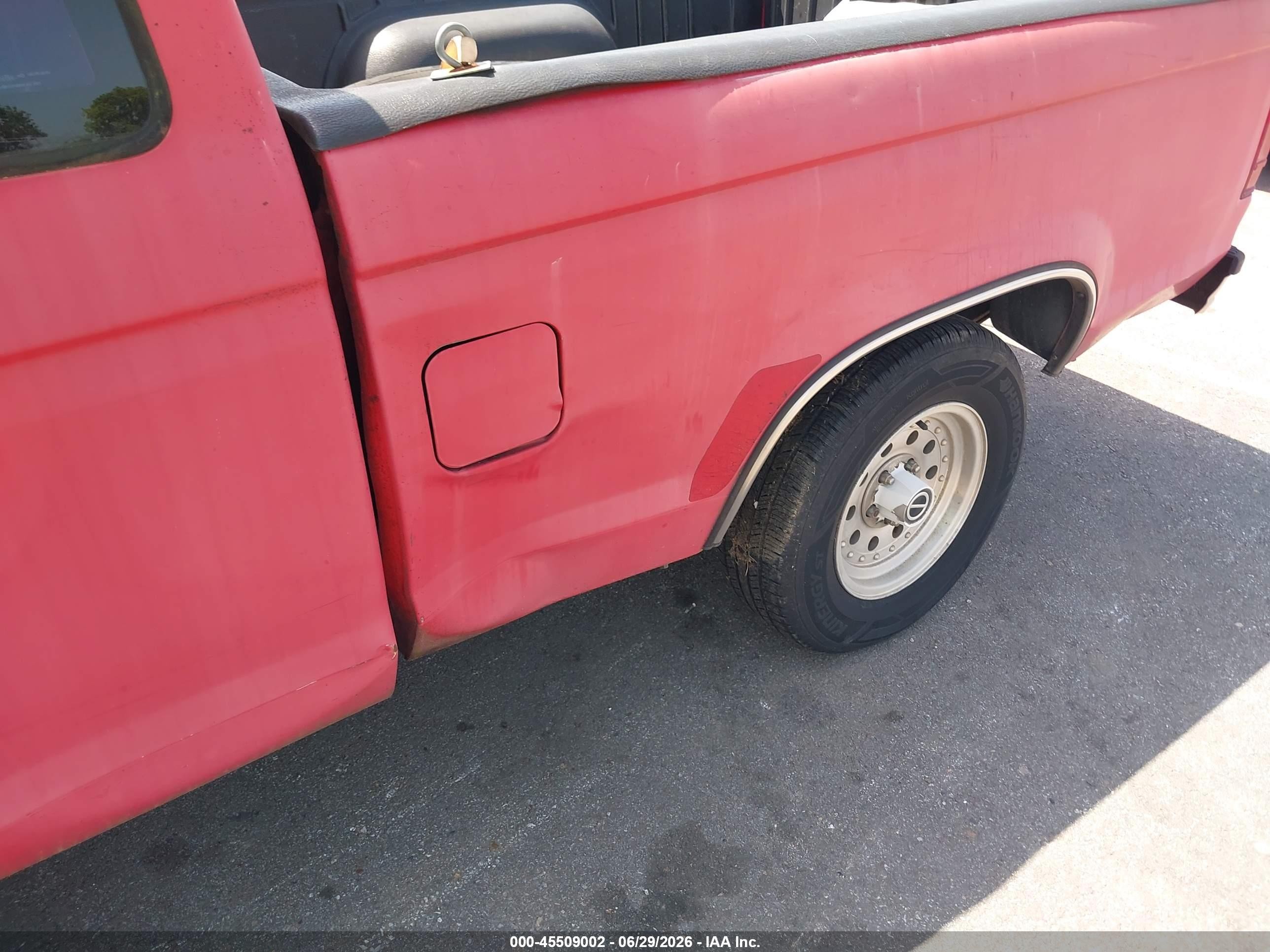 1992 Ford Ranger Super Cab Red vin: 1FTCR14A4NTA30846