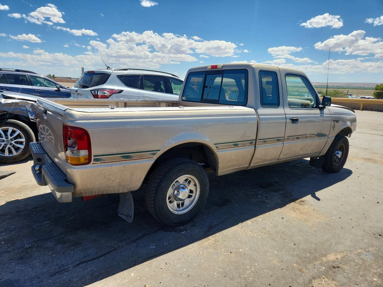 1996 Ford Ranger Super Cab Gold vin: 1FTCR14A4TPB19760