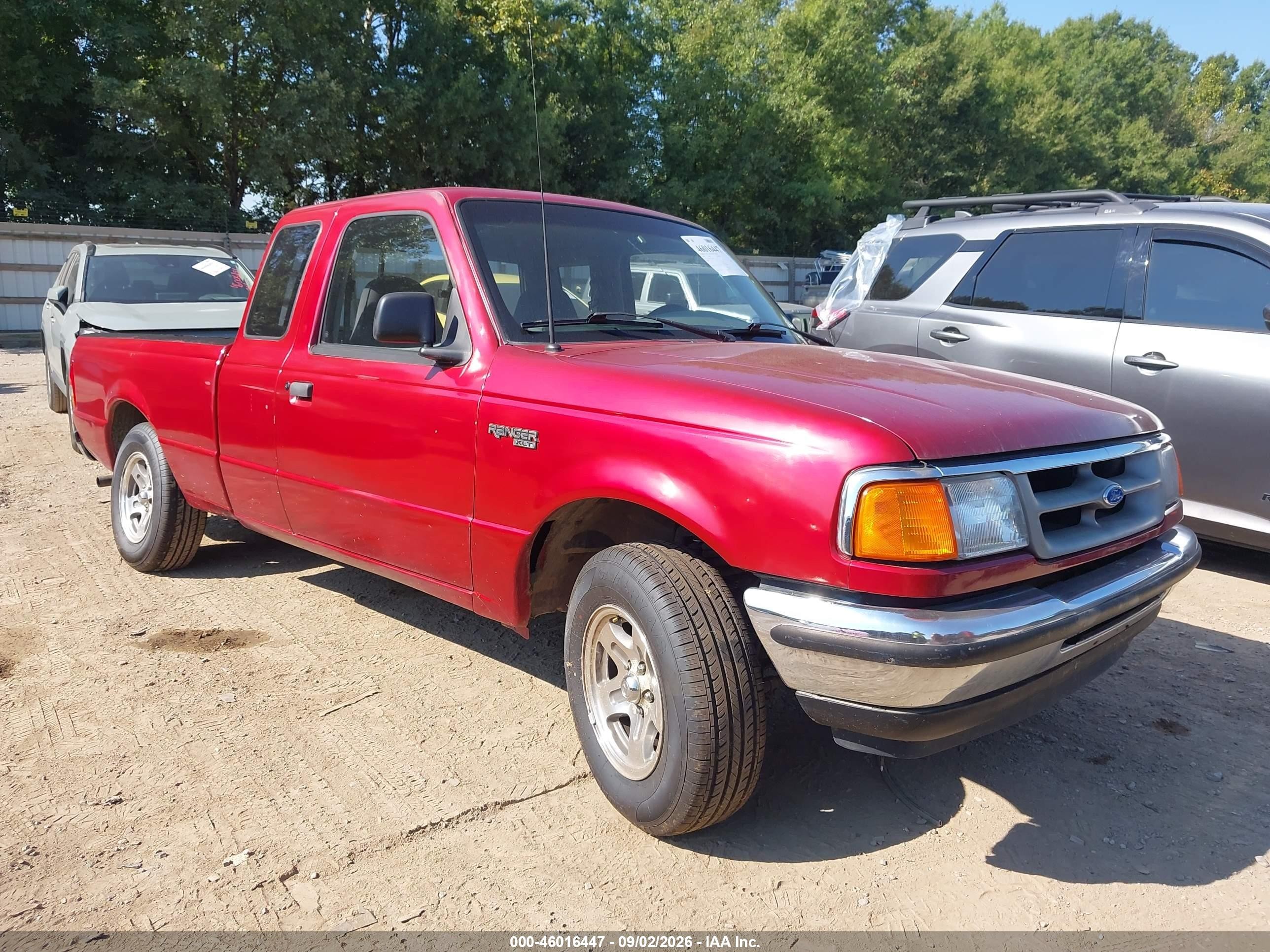 1995 Ford Ranger Super Cab Red vin: 1FTCR14A5STA16028