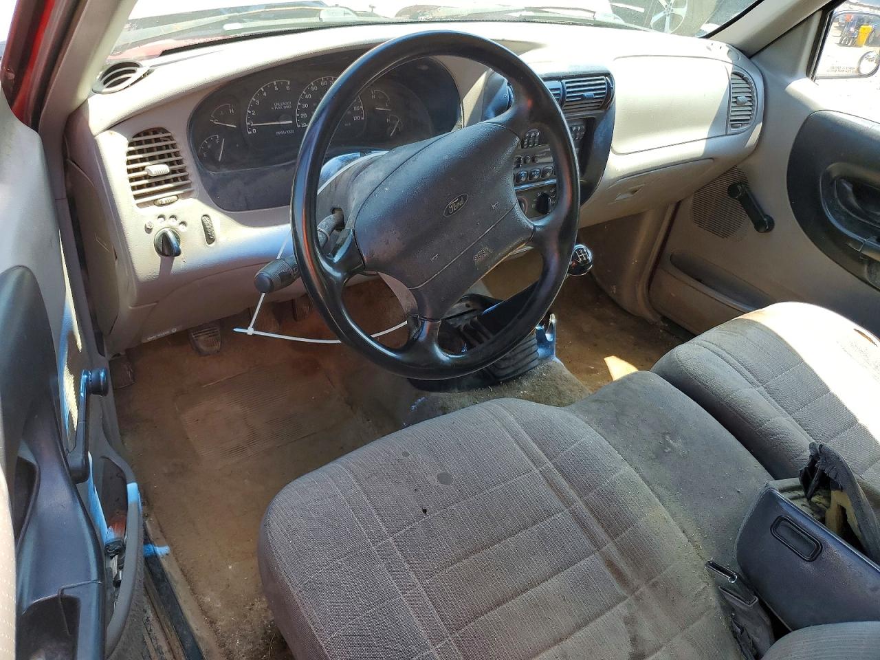 1996 Ford Ranger Super Cab Red vin: 1FTCR14A5TTA59642