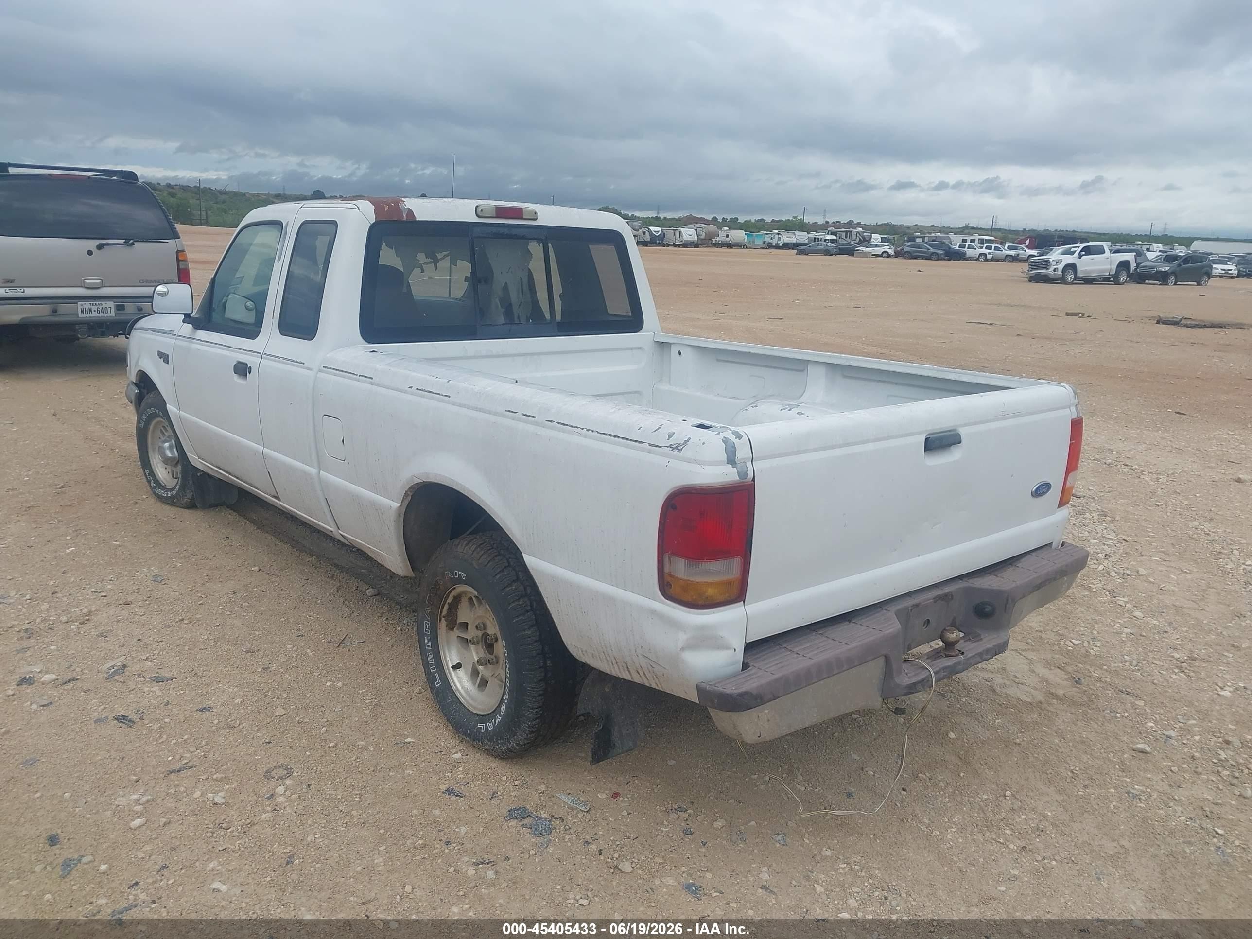 1995 Ford Ranger Super Cab White vin: 1FTCR14A9SPA66133