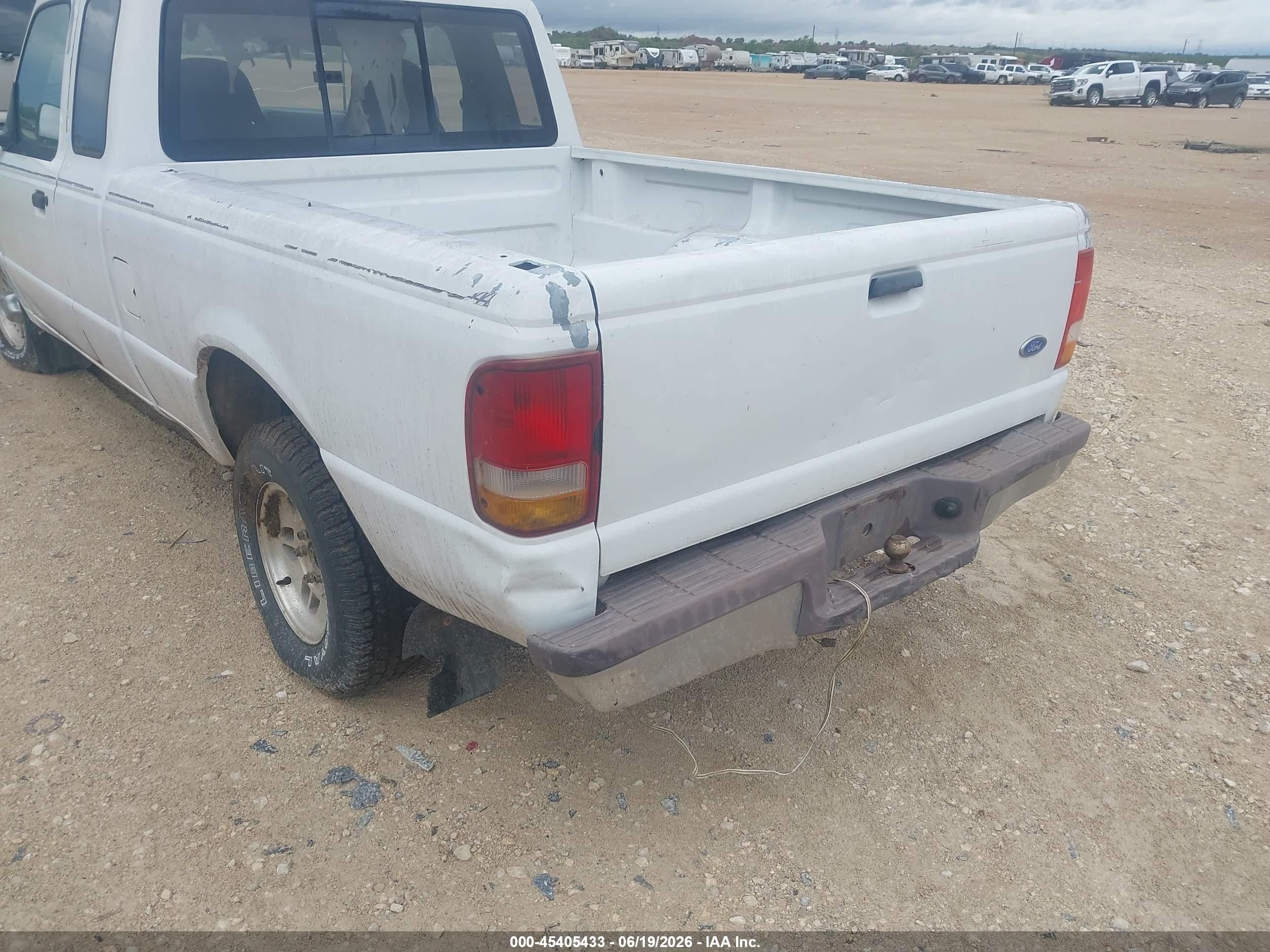 1995 Ford Ranger Super Cab White vin: 1FTCR14A9SPA66133