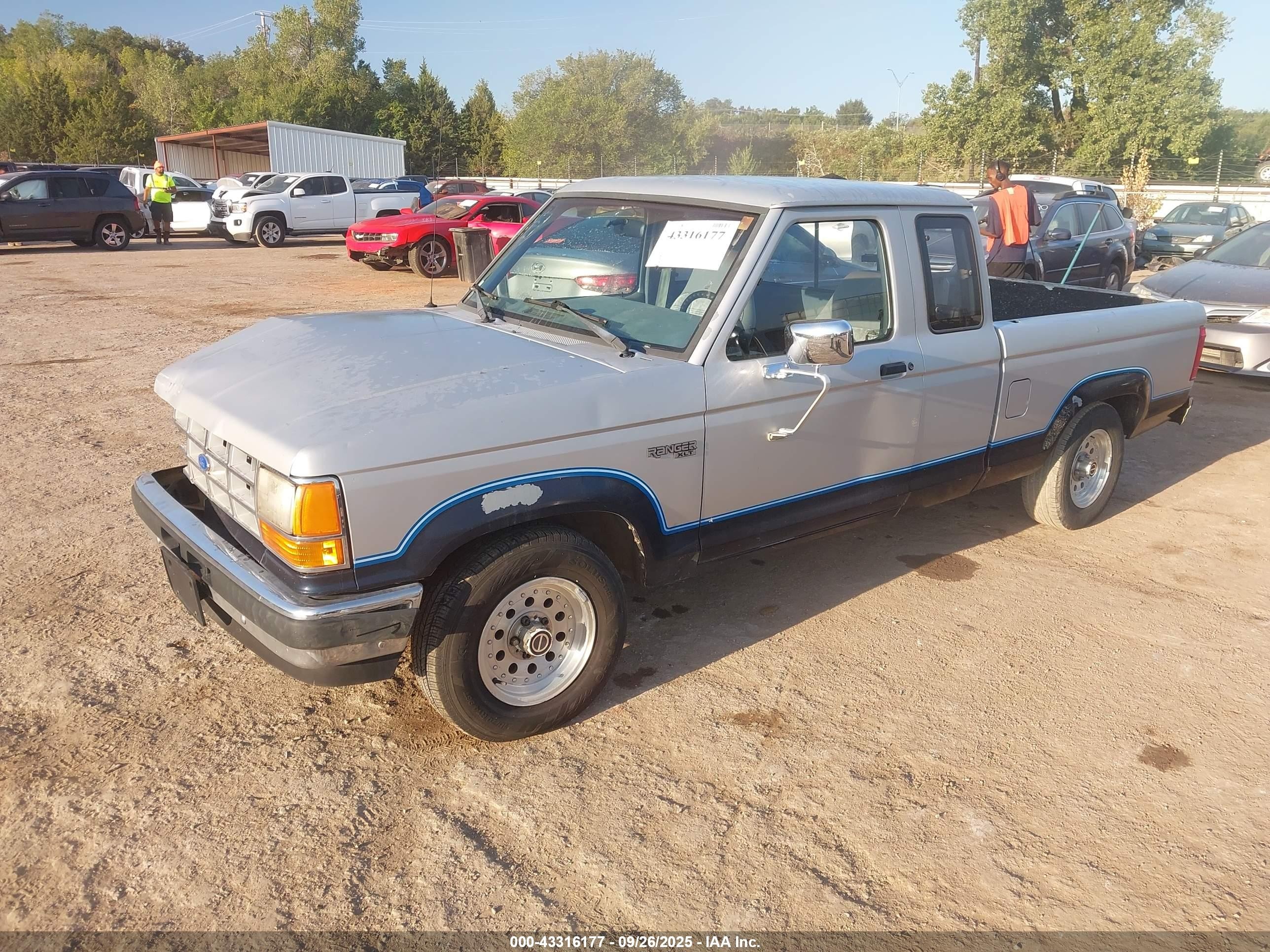 1990 Ford Ranger Super Cab Серебряный vin: 1FTCR14T1LPA45506
