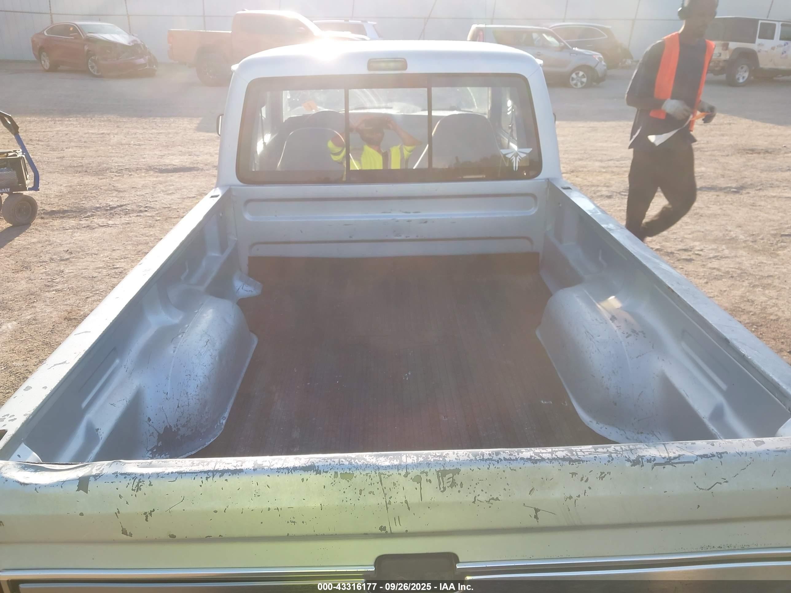 1990 Ford Ranger Super Cab Серебряный vin: 1FTCR14T1LPA45506