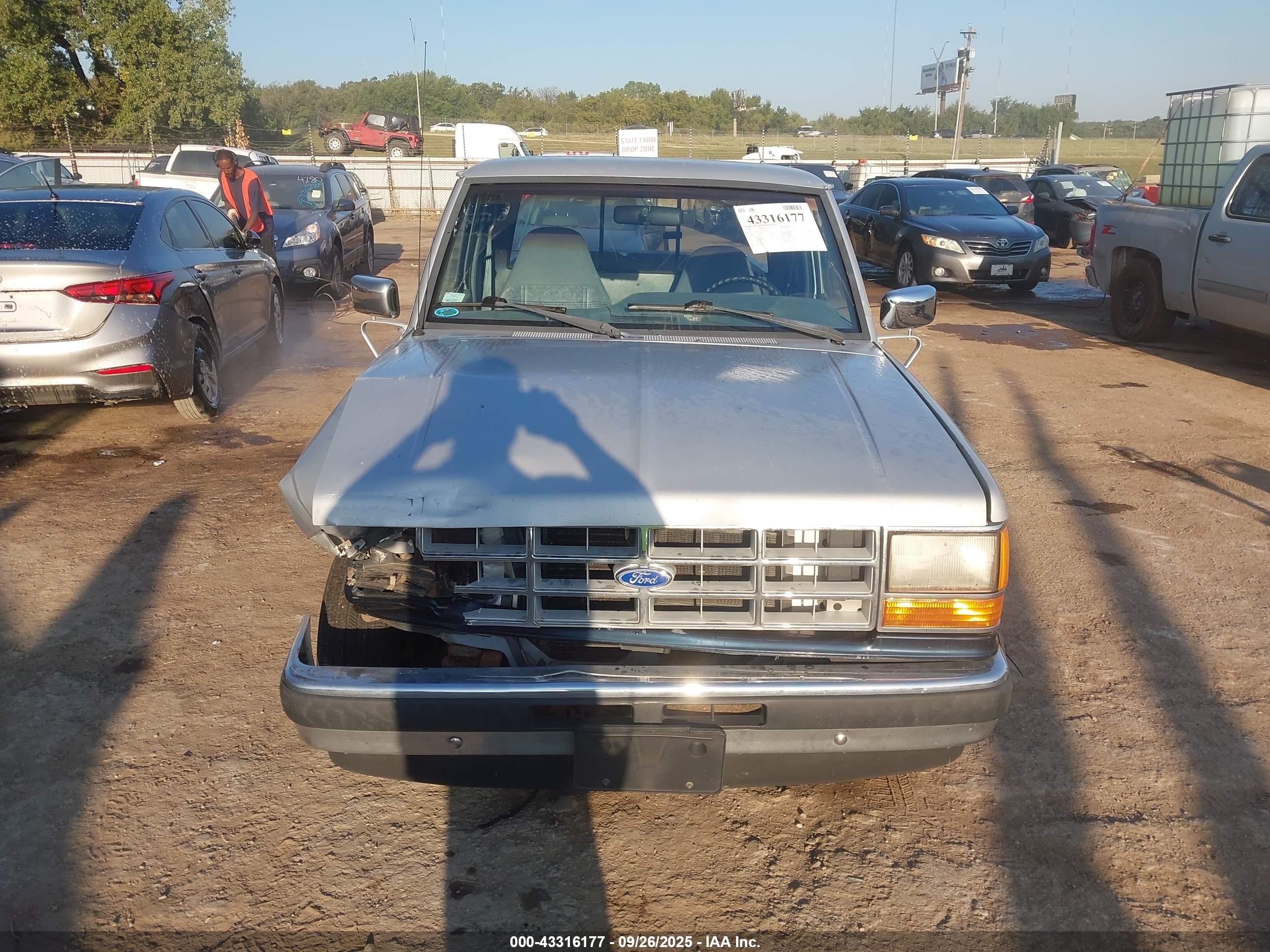 1990 Ford Ranger Super Cab Серебряный vin: 1FTCR14T1LPA45506