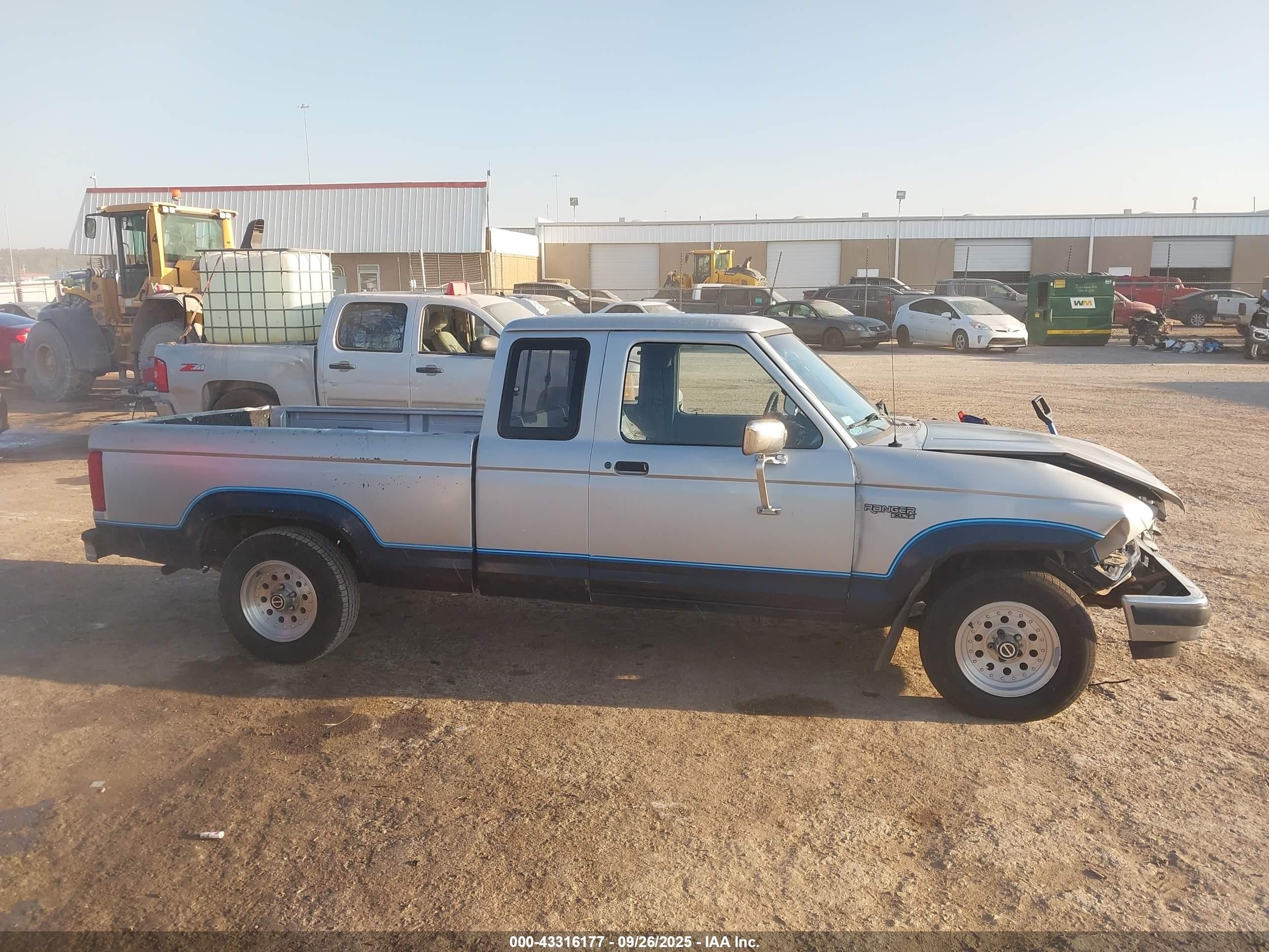 1990 Ford Ranger Super Cab Серебряный vin: 1FTCR14T1LPA45506