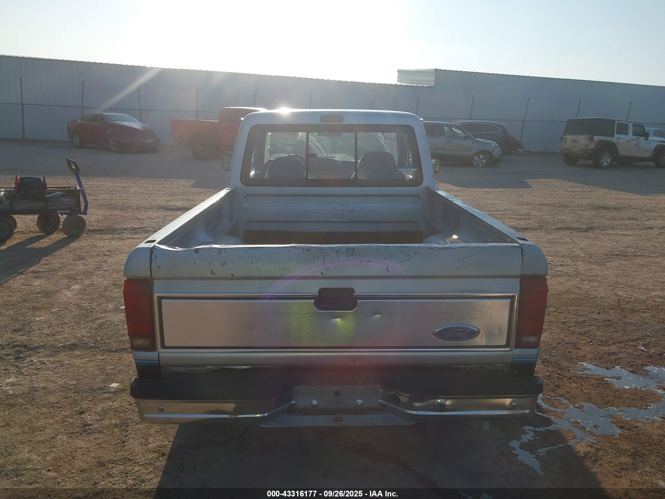 1990 Ford Ranger Super Cab Серебряный vin: 1FTCR14T1LPA45506