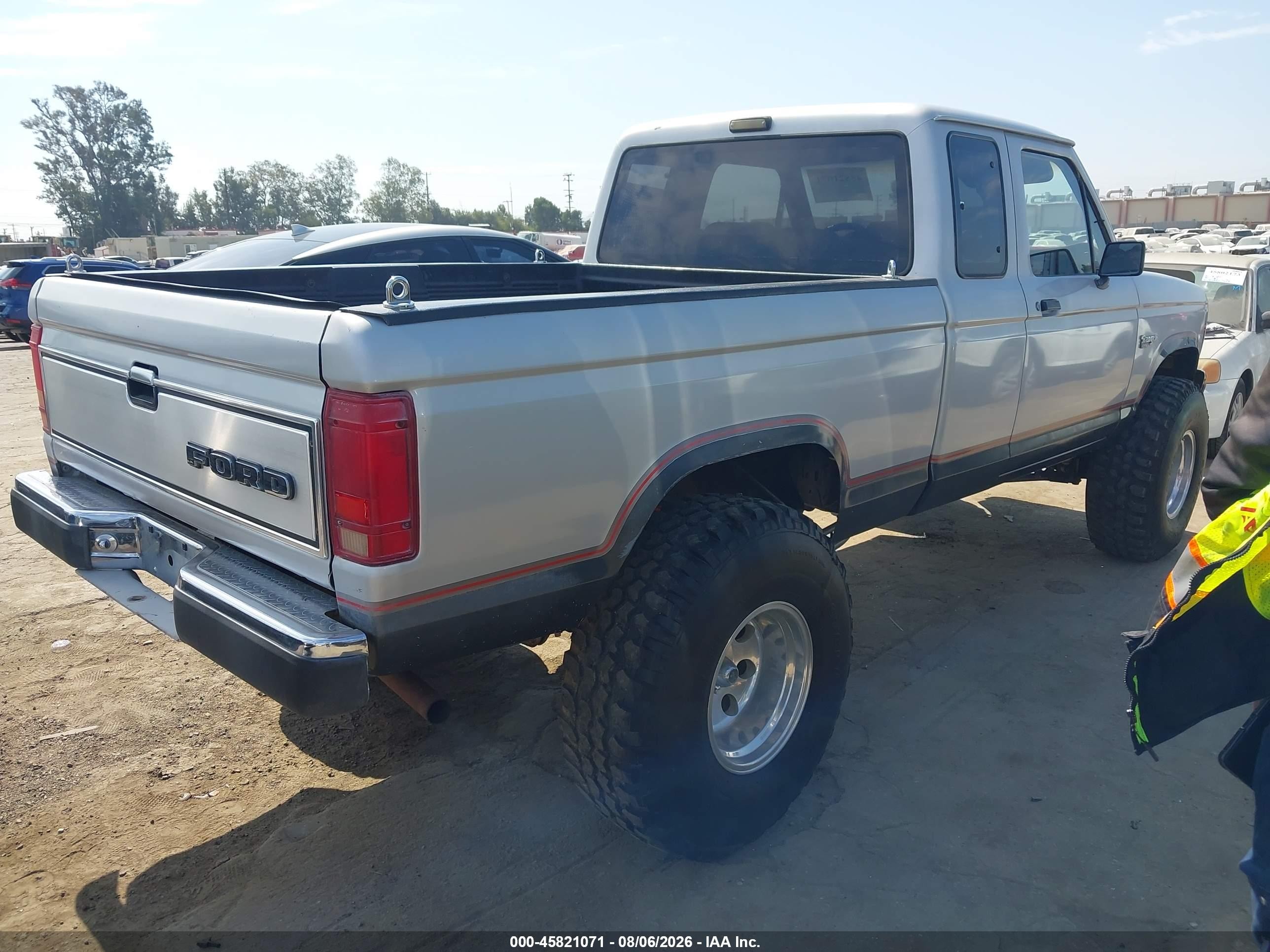 1987 Ford Ranger Super Cab Серебряный vin: 1FTCR14T5HPA94246