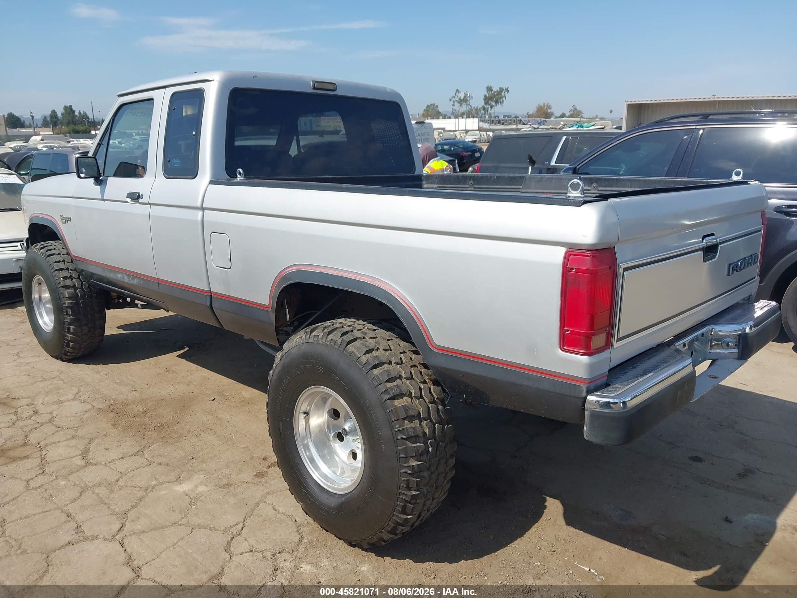 1987 Ford Ranger Super Cab Серебряный vin: 1FTCR14T5HPA94246