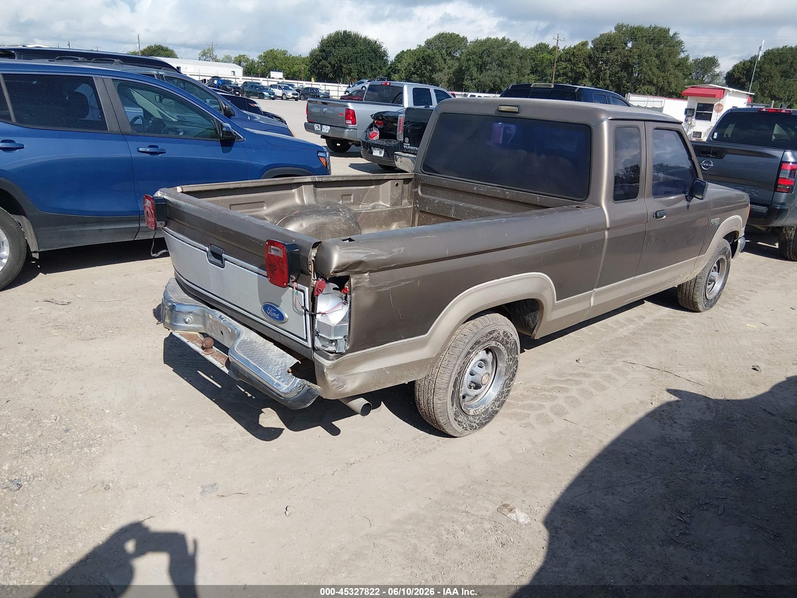 1989 Ford Ranger Super Cab Gold vin: 1FTCR14TXKPB13672