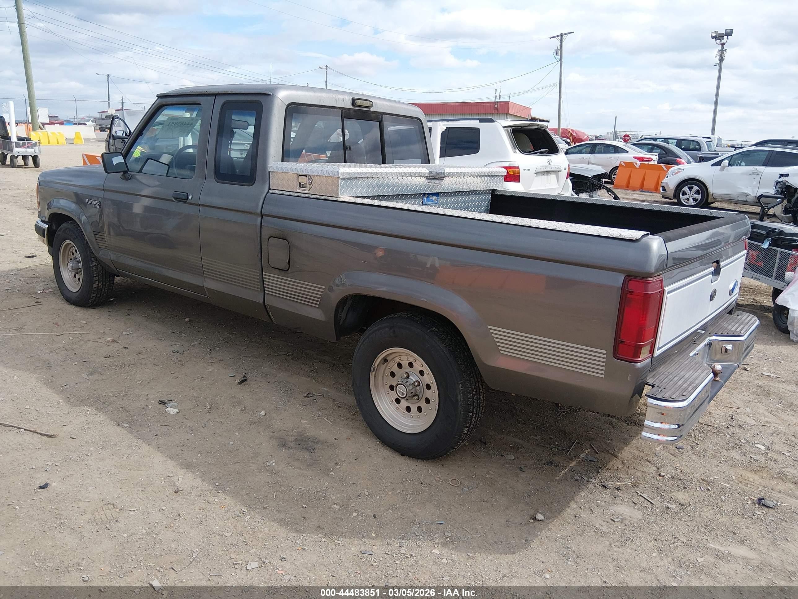 1992 Ford Ranger Super Cab Серый vin: 1FTCR14U0NPA02917