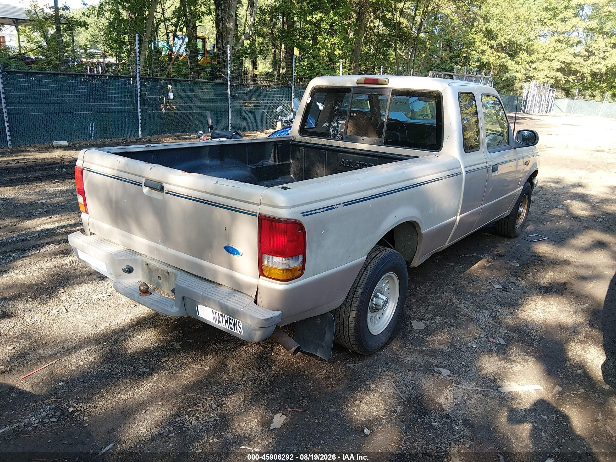 1993 Ford Ranger Super Cab Gold vin: 1FTCR14U1PPB57169
