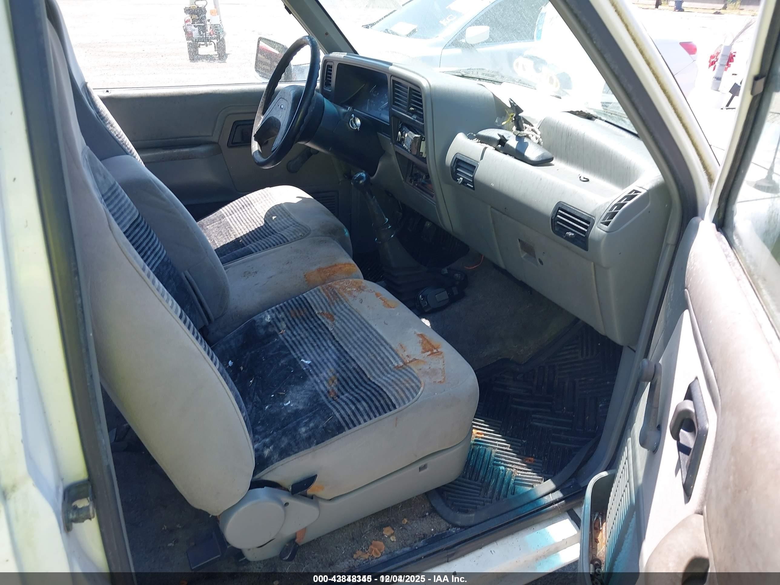 1992 Ford Ranger Super Cab White vin: 1FTCR14U2NPA90708