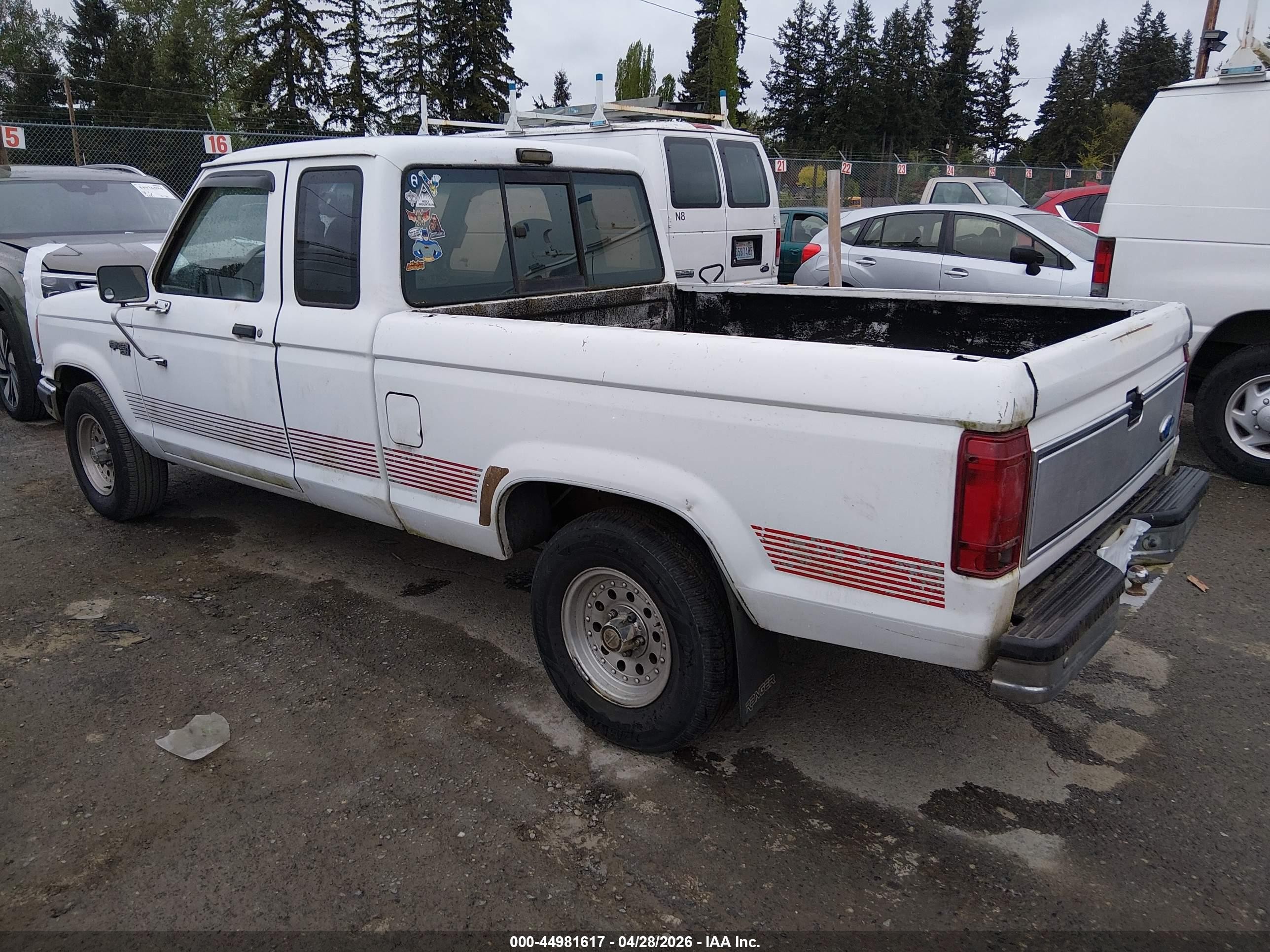 1992 Ford Ranger Super Cab White vin: 1FTCR14U4NTA17749