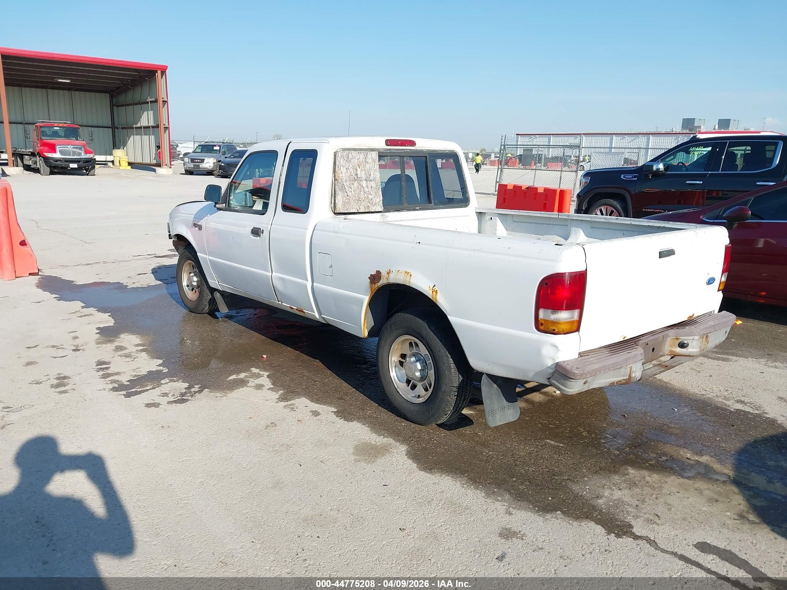 1995 Ford Ranger Super Cab White vin: 1FTCR14U4STA44171