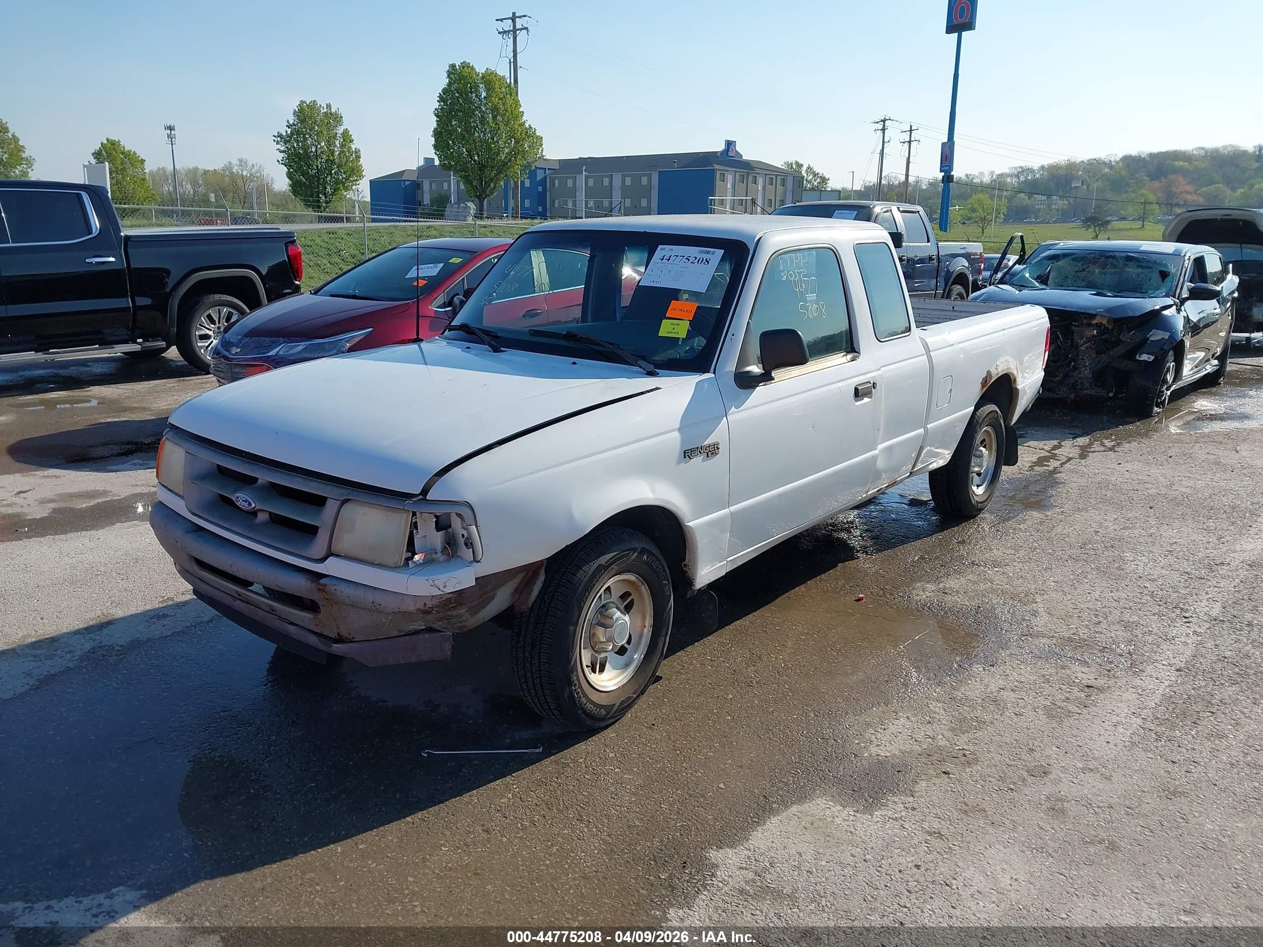 1995 Ford Ranger Super Cab White vin: 1FTCR14U4STA44171