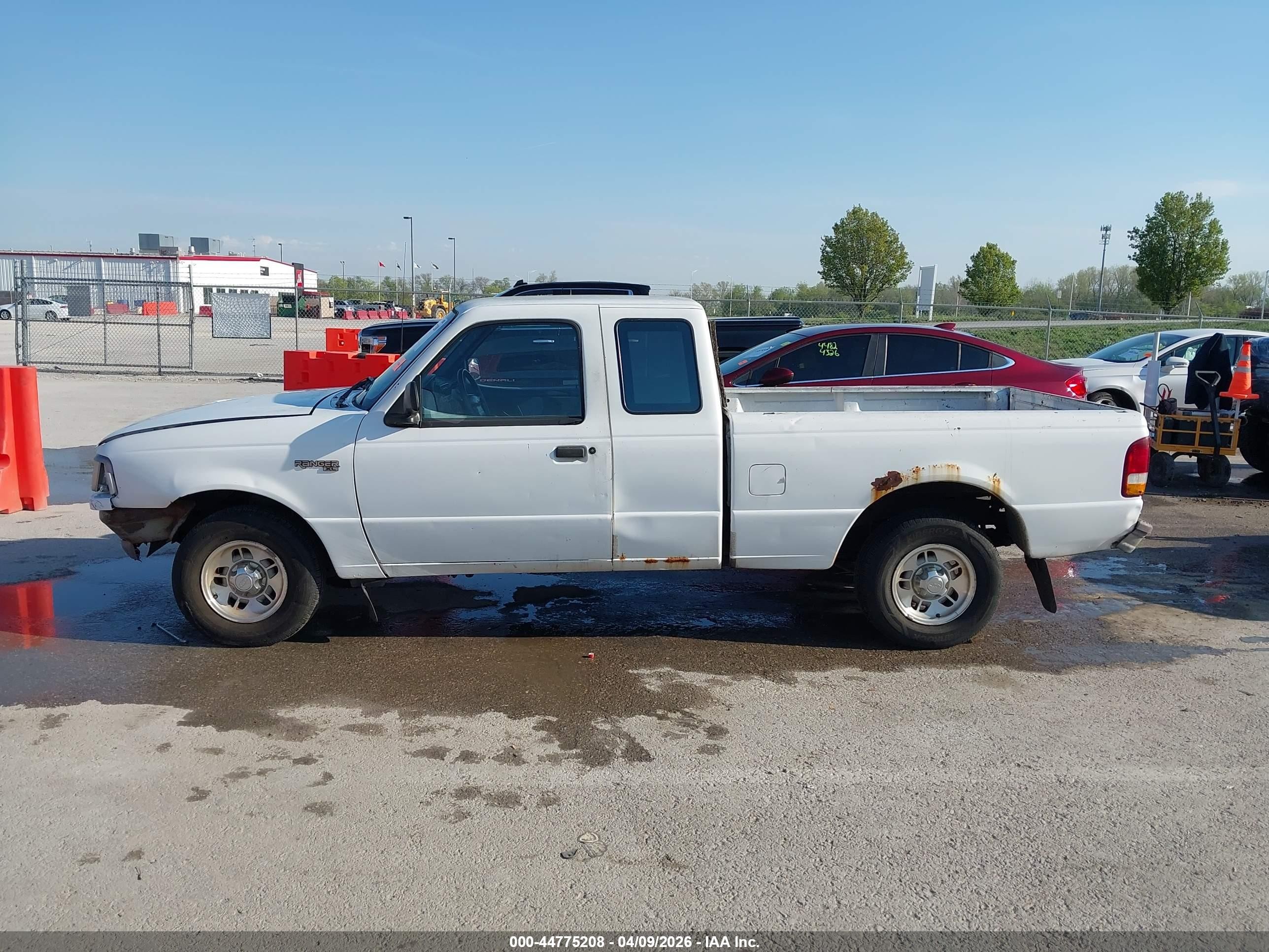 1995 Ford Ranger Super Cab White vin: 1FTCR14U4STA44171