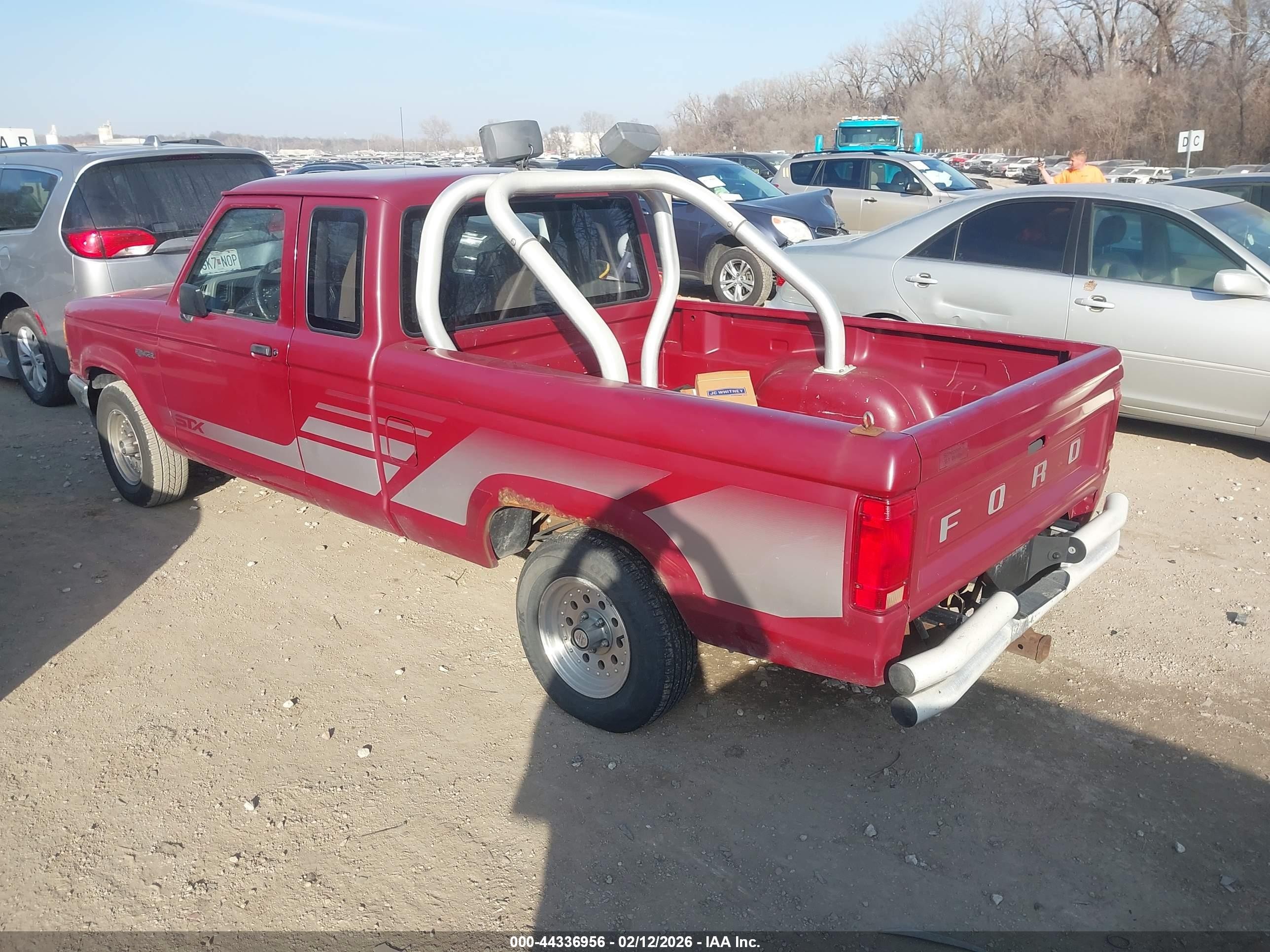 1992 Ford Ranger Super Cab Red vin: 1FTCR14U6NPA02047