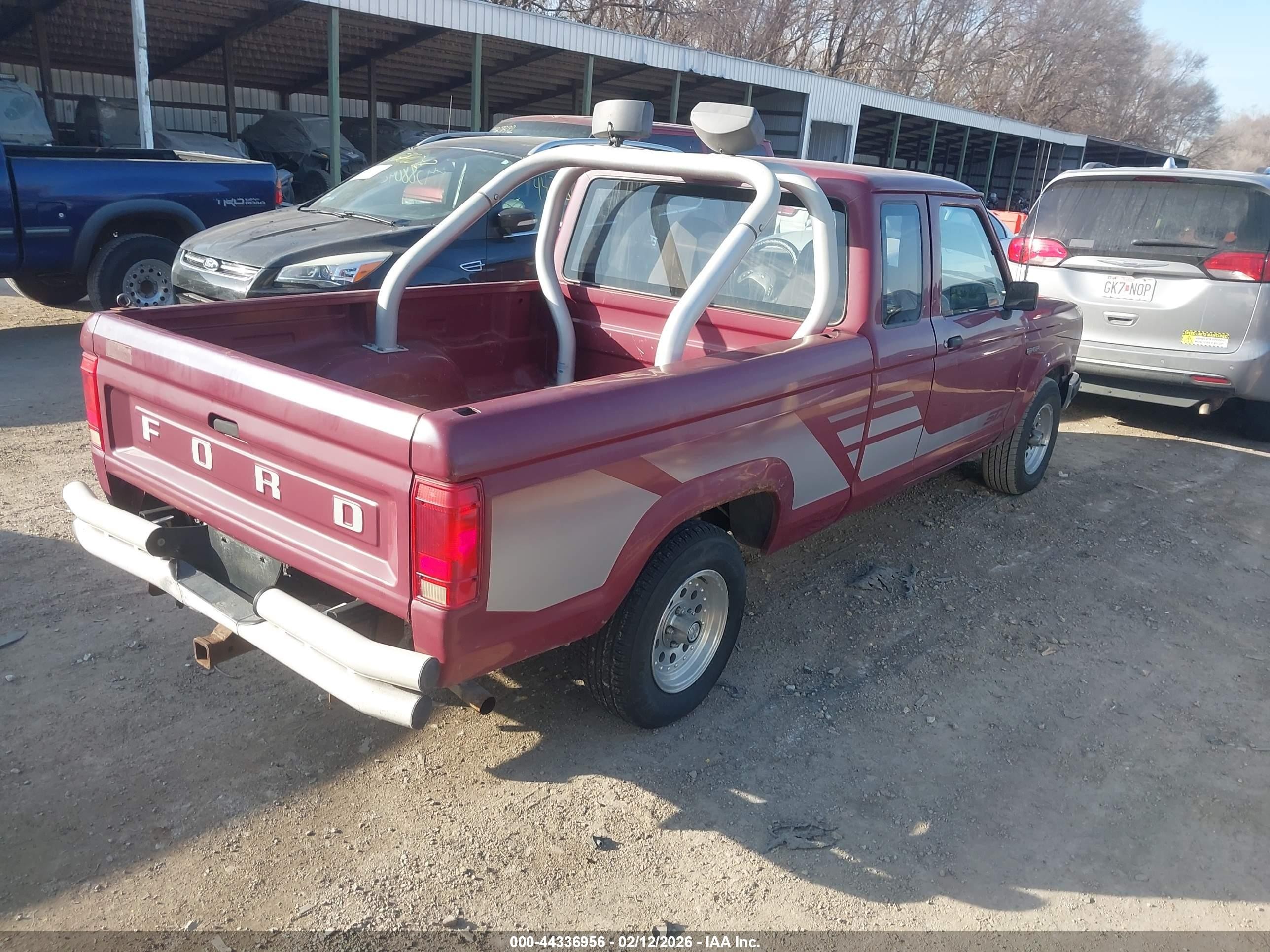 1992 Ford Ranger Super Cab Red vin: 1FTCR14U6NPA02047