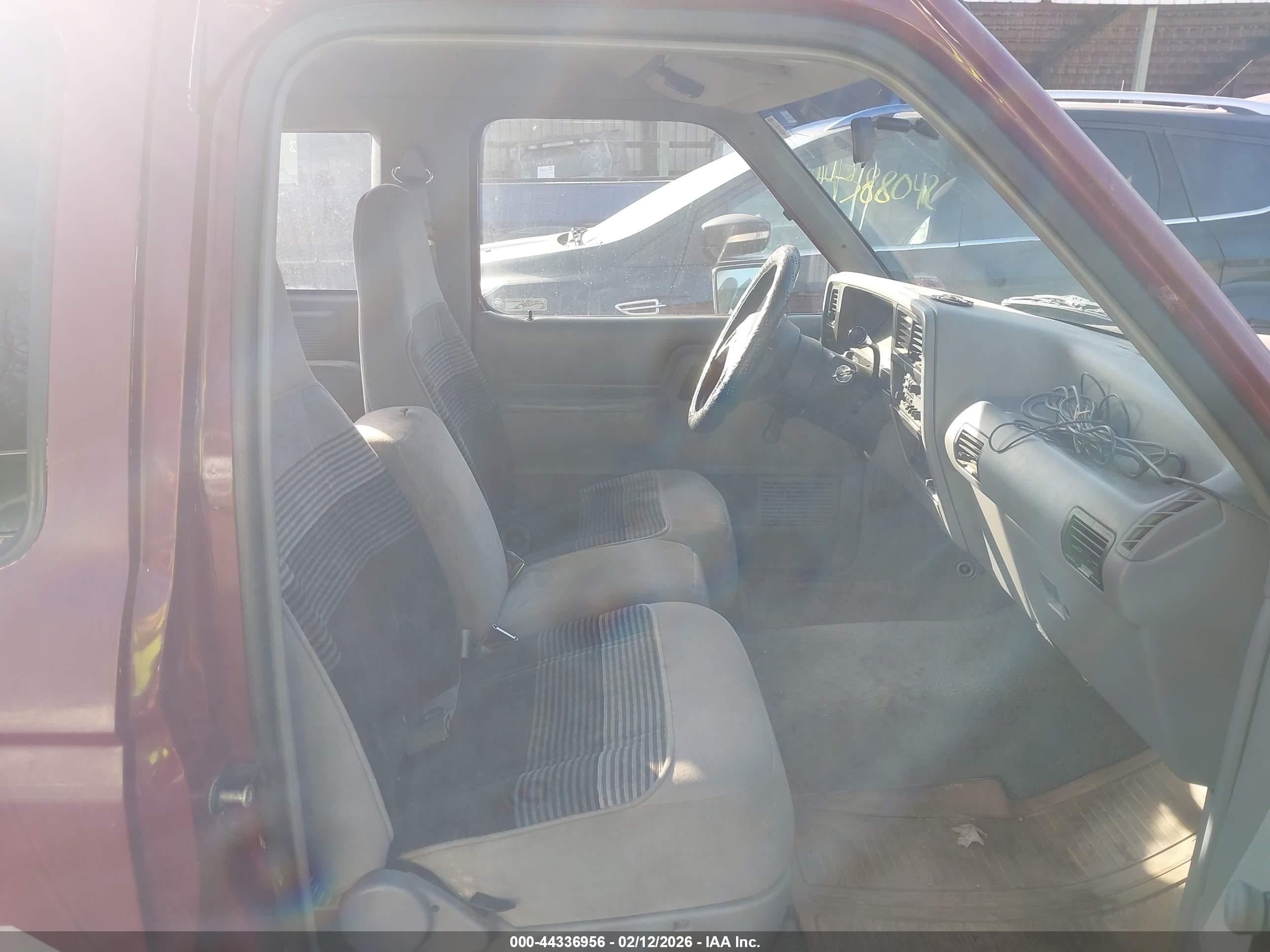 1992 Ford Ranger Super Cab Red vin: 1FTCR14U6NPA02047