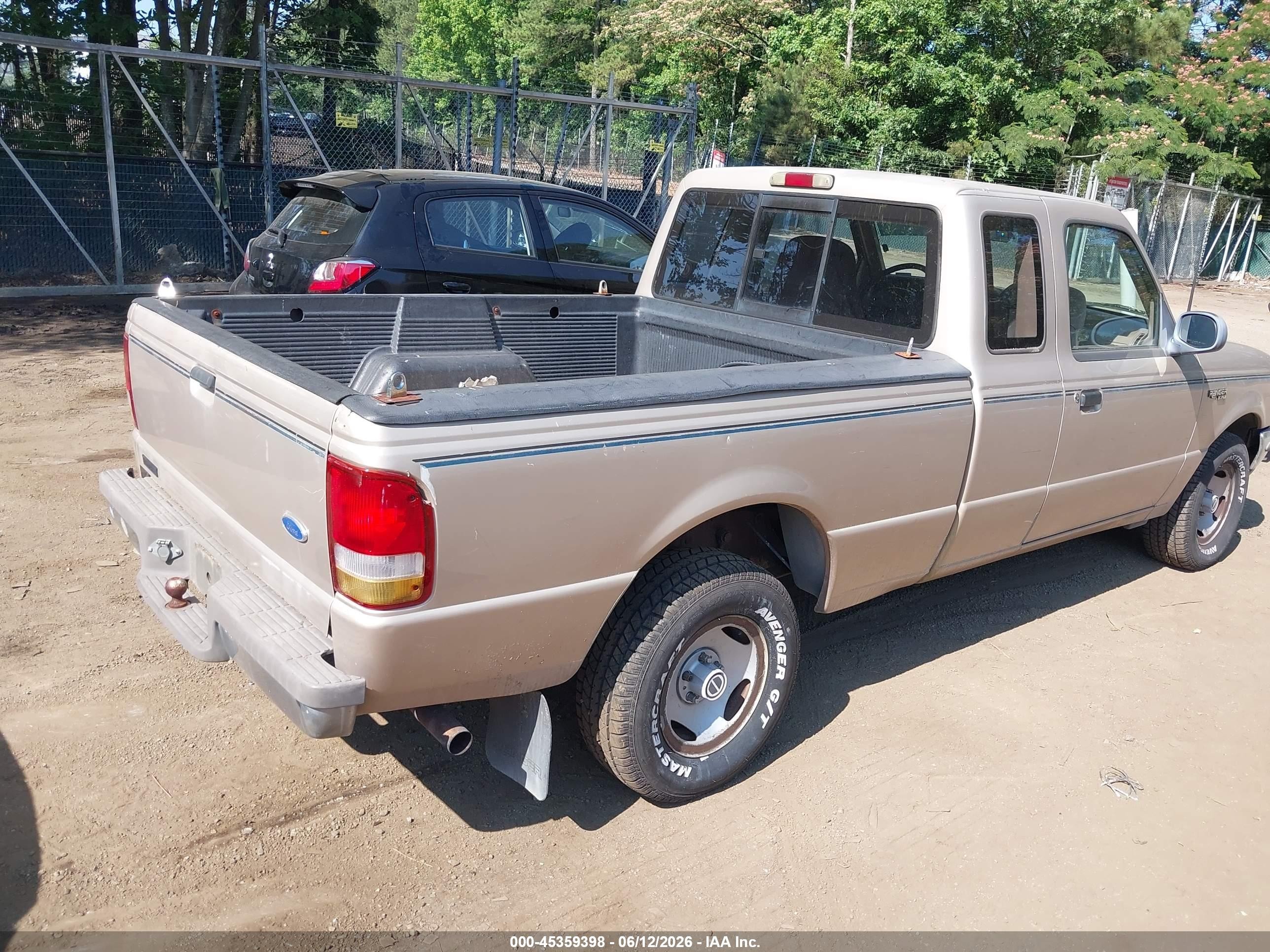 1993 Ford Ranger Super Cab Gold vin: 1FTCR14U6PPB35412