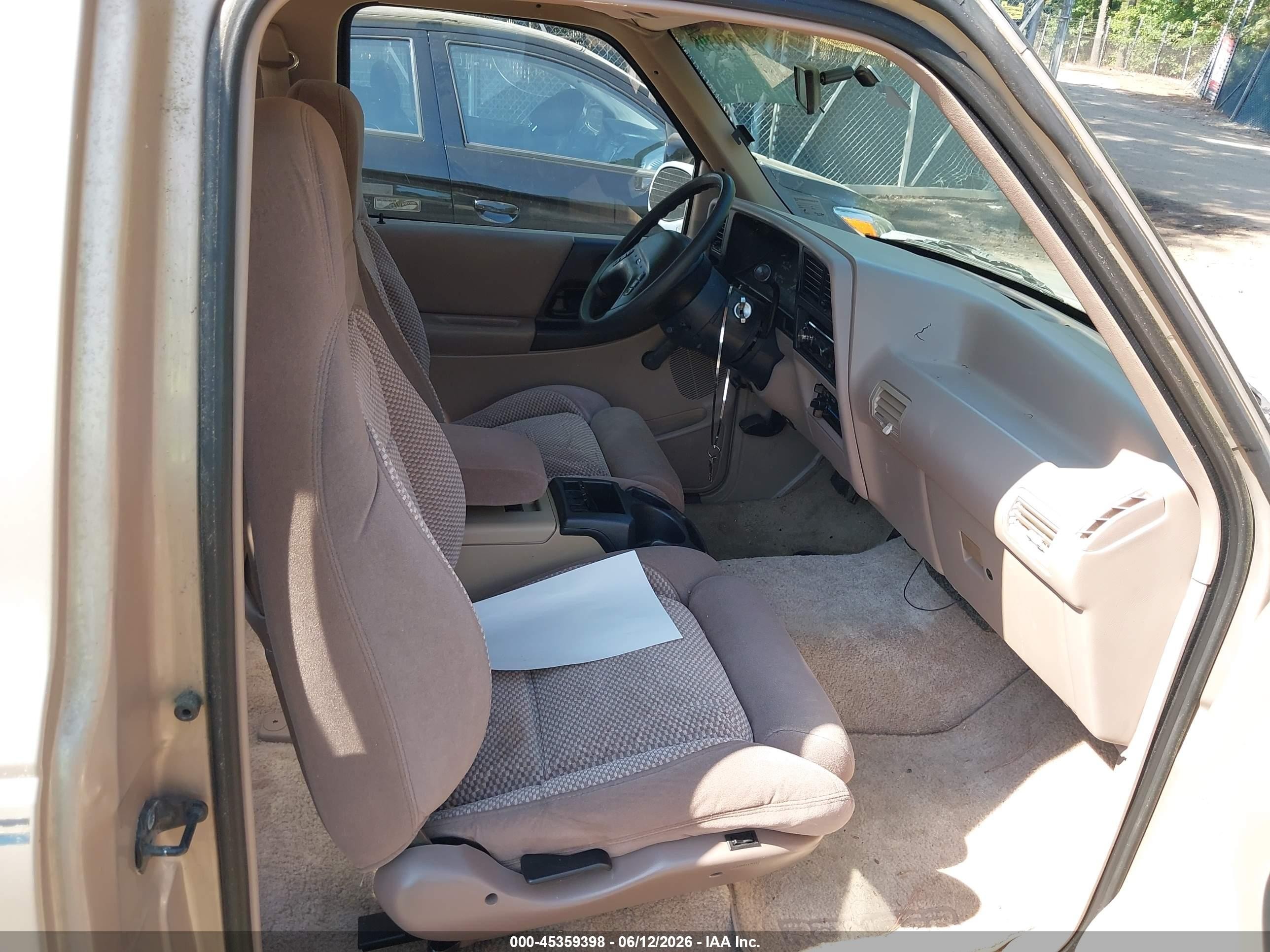 1993 Ford Ranger Super Cab Gold vin: 1FTCR14U6PPB35412
