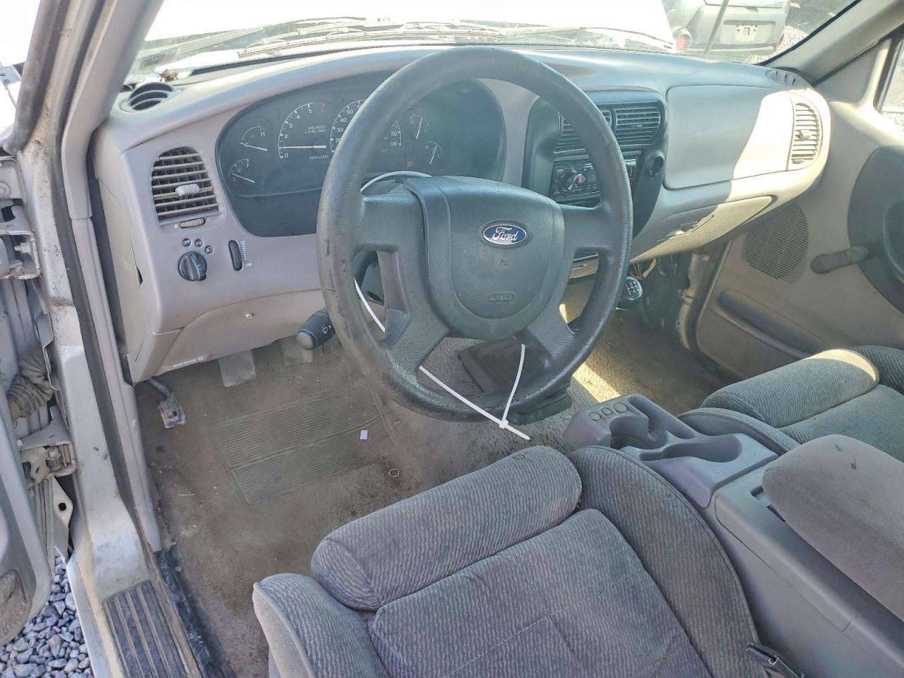 1995 Ford Ranger Super Cab Silver vin: 1FTCR14U9SPA25897