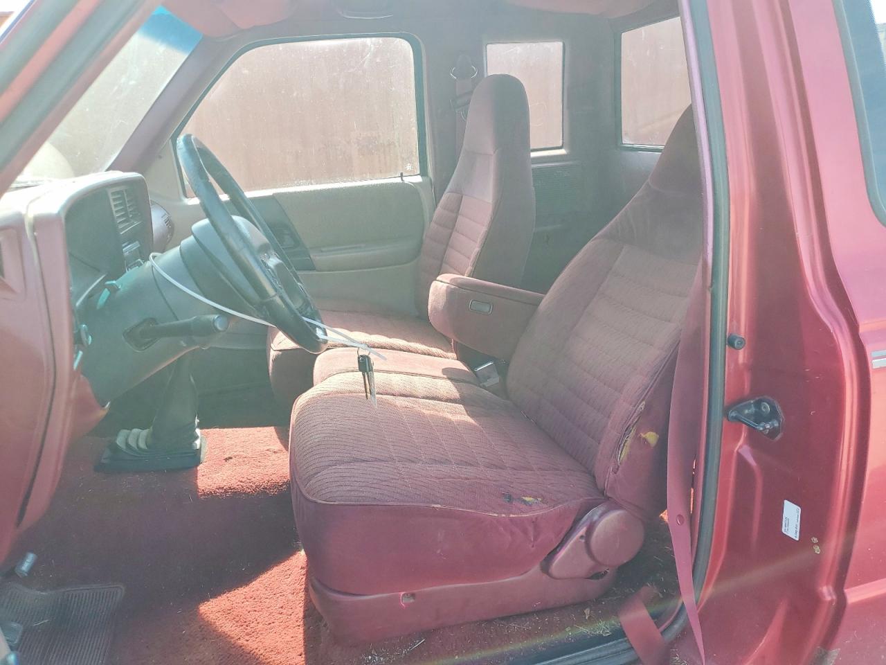 1994 Ford Ranger Super Cab Red vin: 1FTCR14X0RPA08653