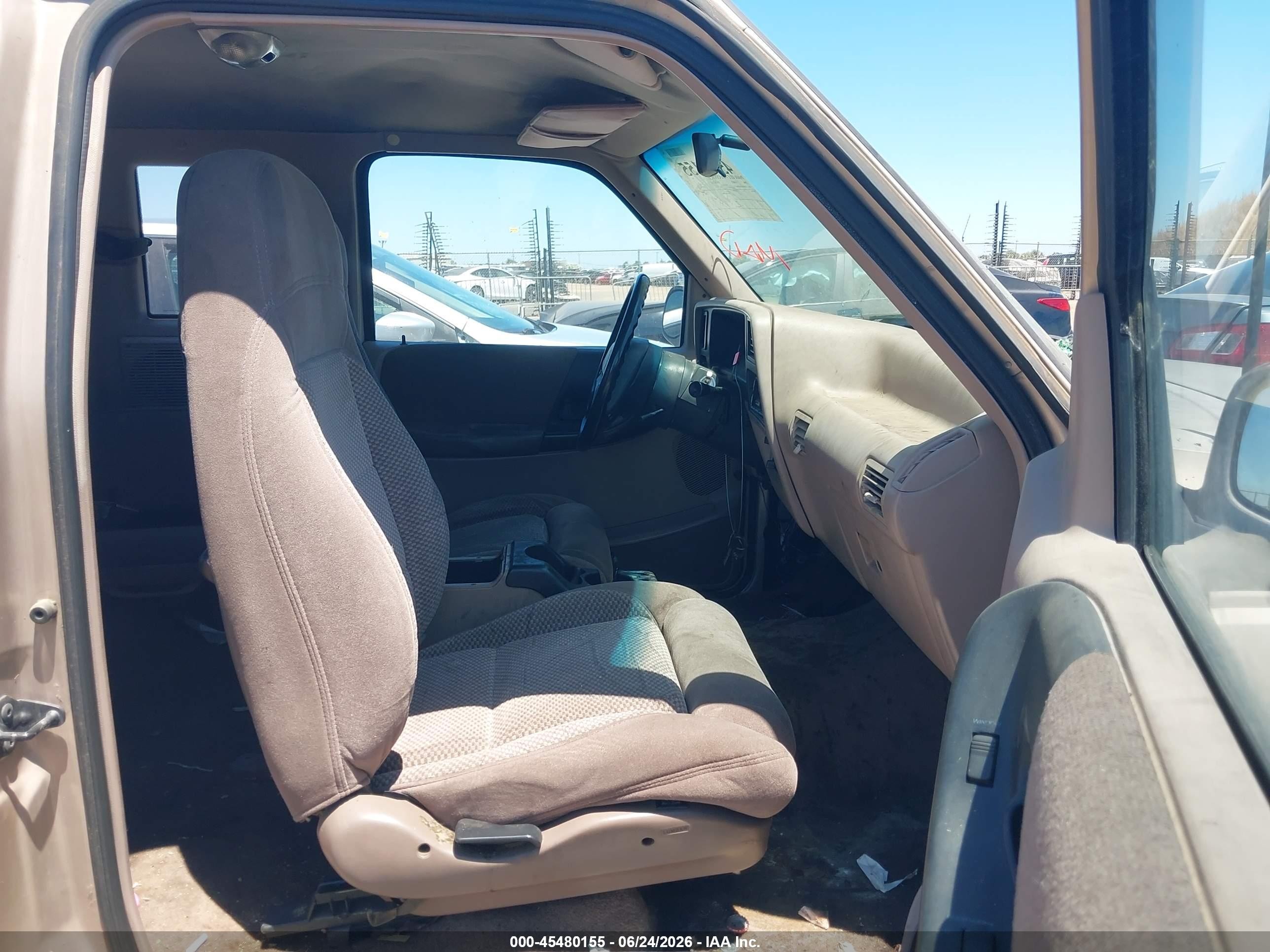 1994 Ford Ranger Super Cab Gold vin: 1FTCR14X0RPB91715