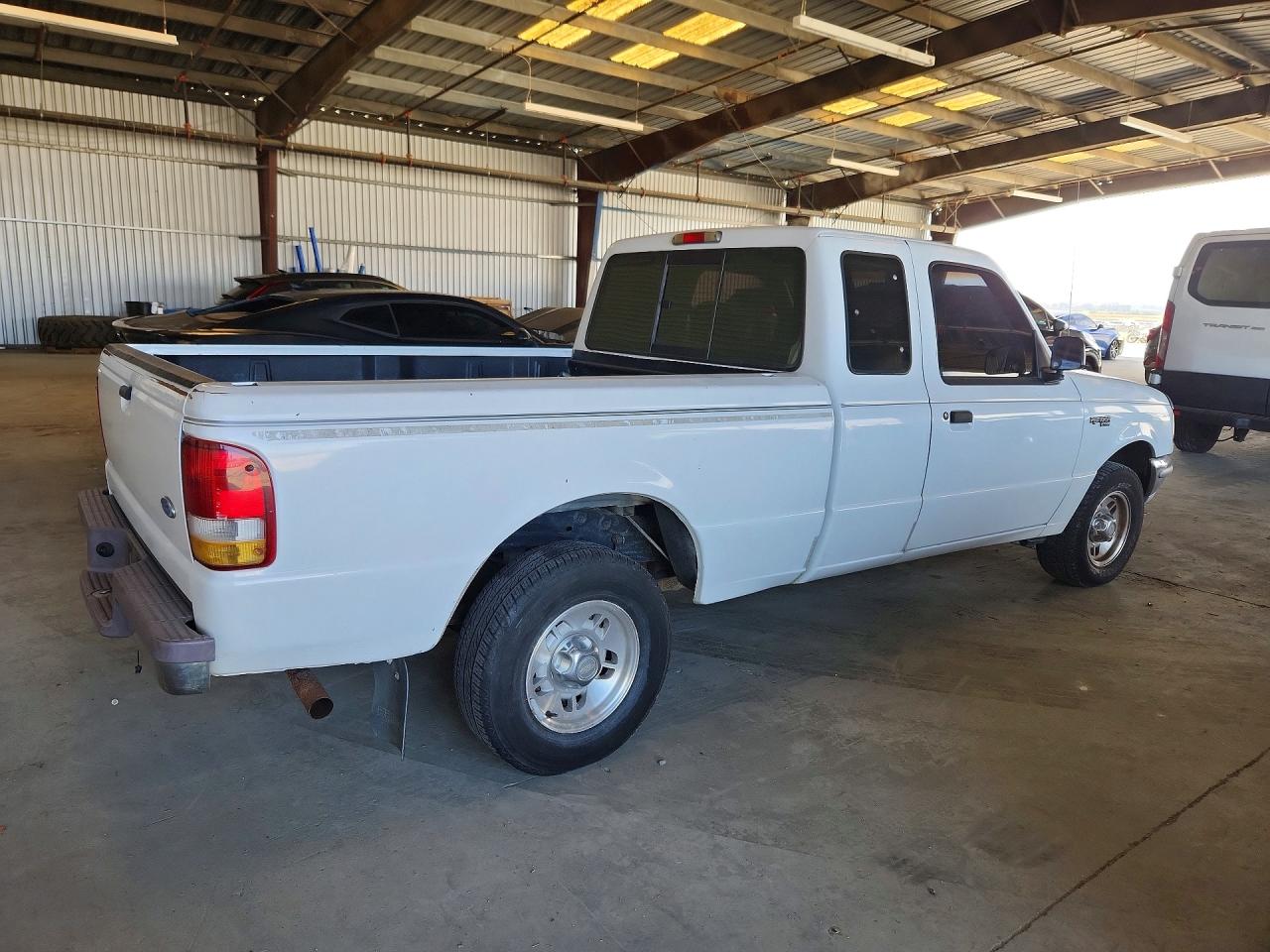 1997 Ford Ranger Super Cab White vin: 1FTCR14X0VPB30990