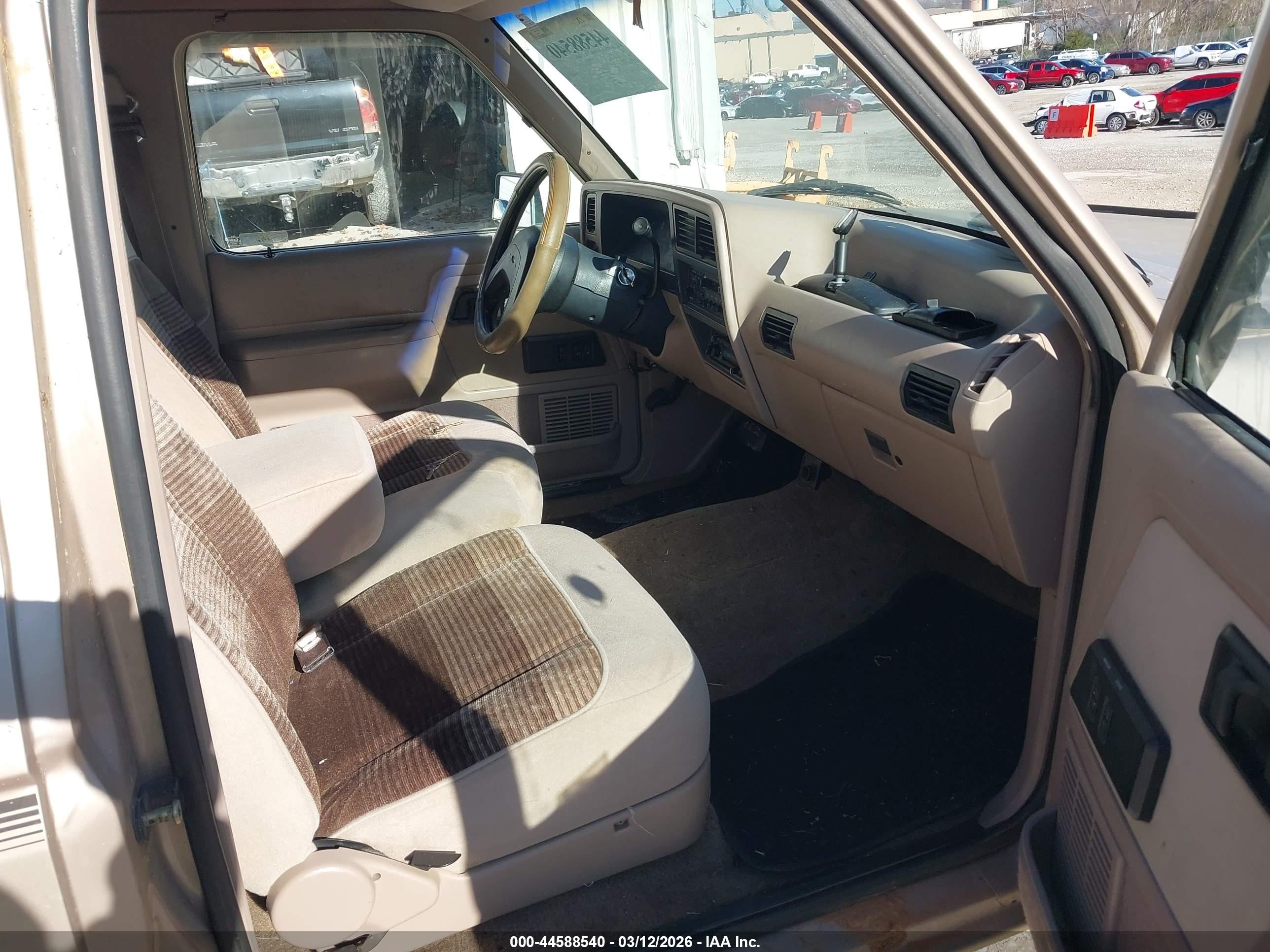 1992 Ford Ranger Super Cab Gold vin: 1FTCR14X1NPA32468