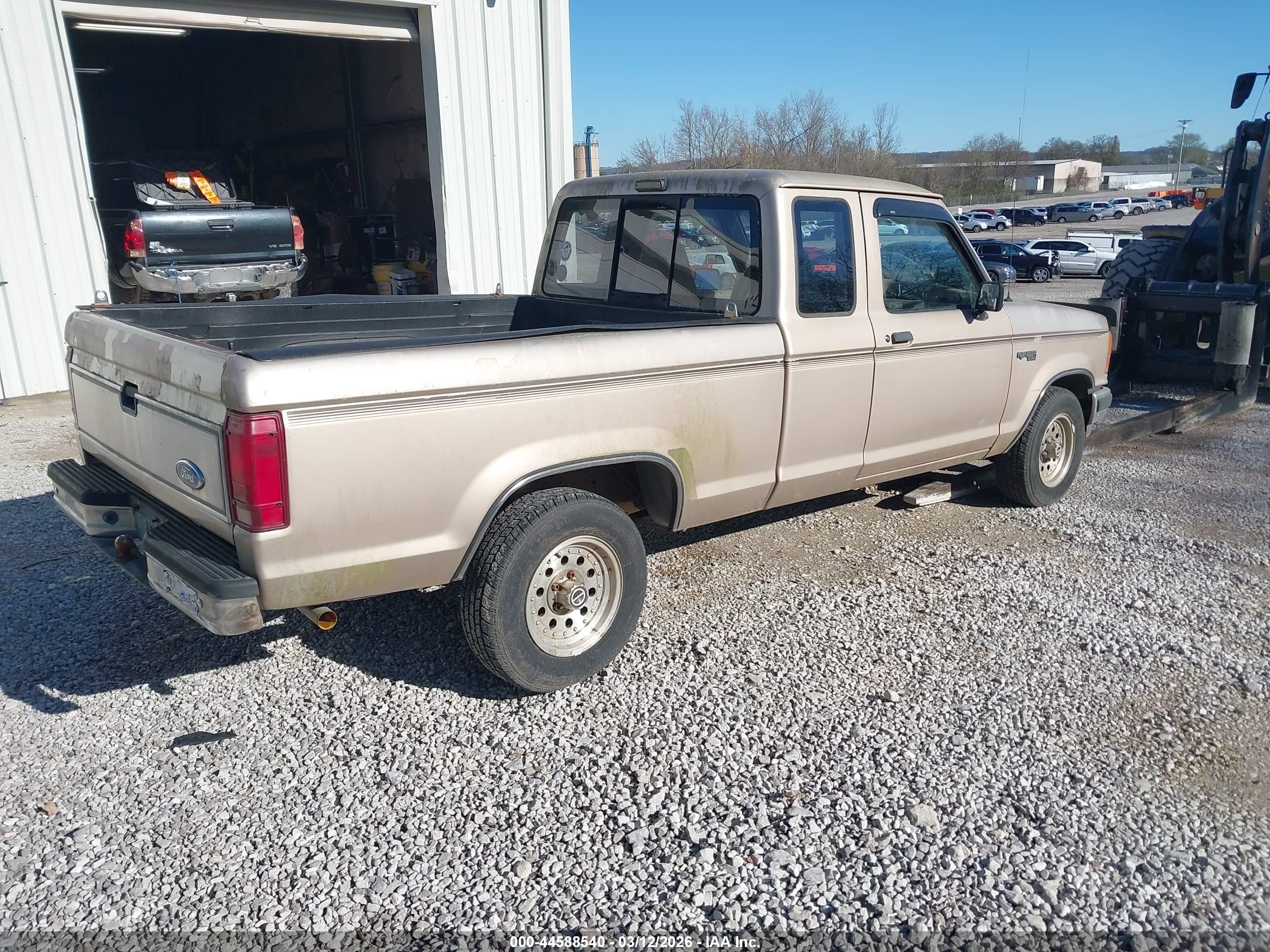 1992 Ford Ranger Super Cab Gold vin: 1FTCR14X1NPA32468