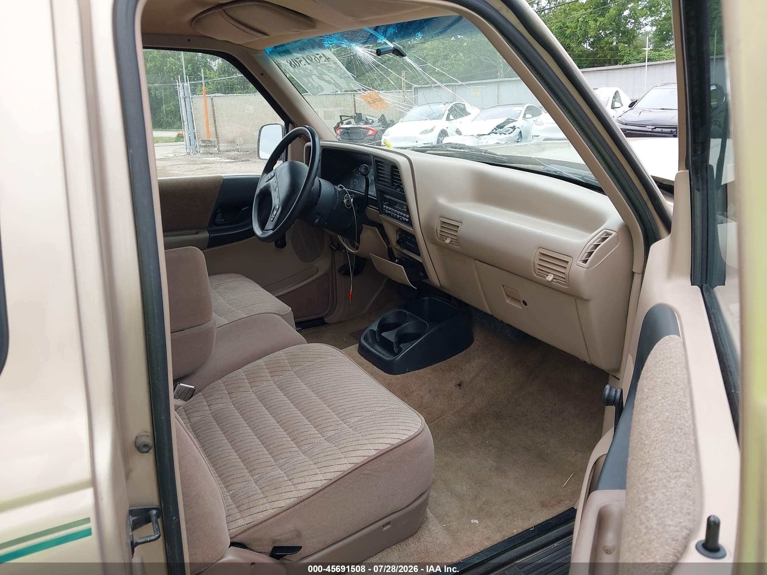 1994 Ford Ranger Super Cab Gold vin: 1FTCR14X3RPC58811