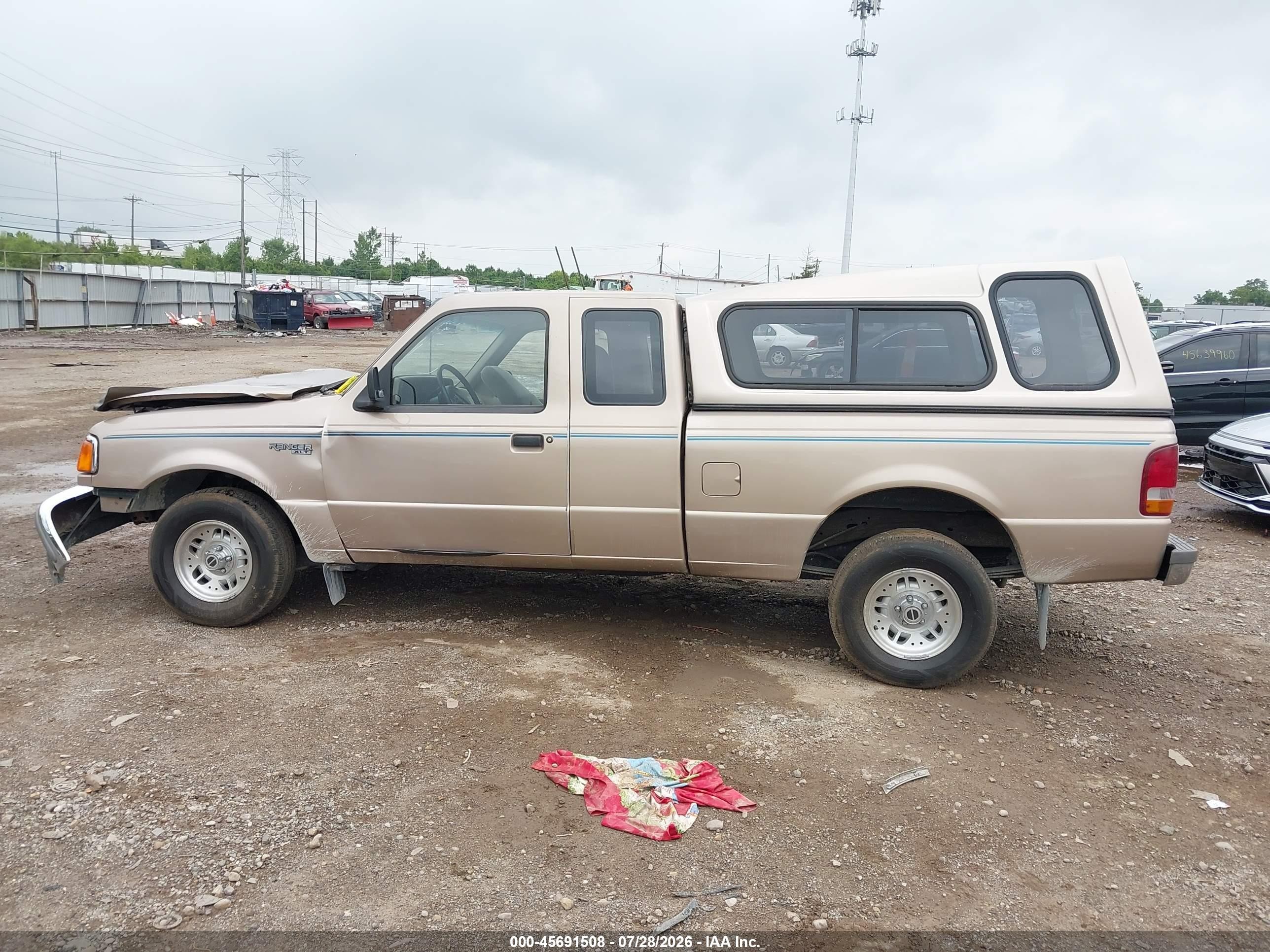1994 Ford Ranger Super Cab Gold vin: 1FTCR14X3RPC58811
