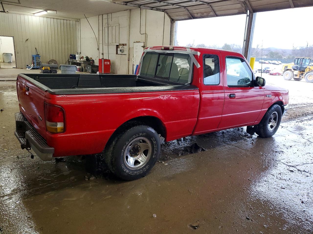 1996 Ford Ranger Super Cab Red vin: 1FTCR14X3TPA86027