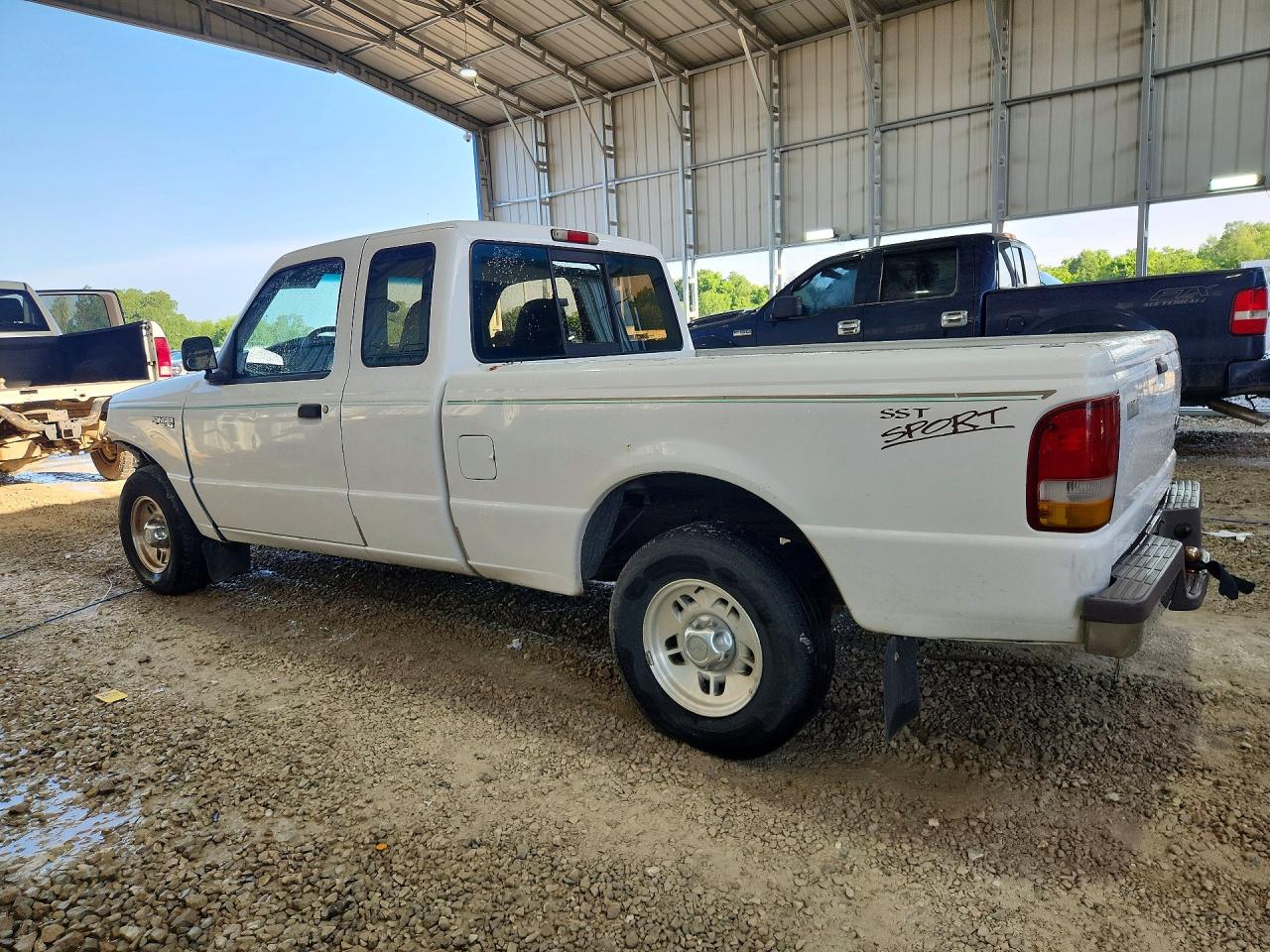 1997 Ford Ranger Super Cab White vin: 1FTCR14X7VPA50442